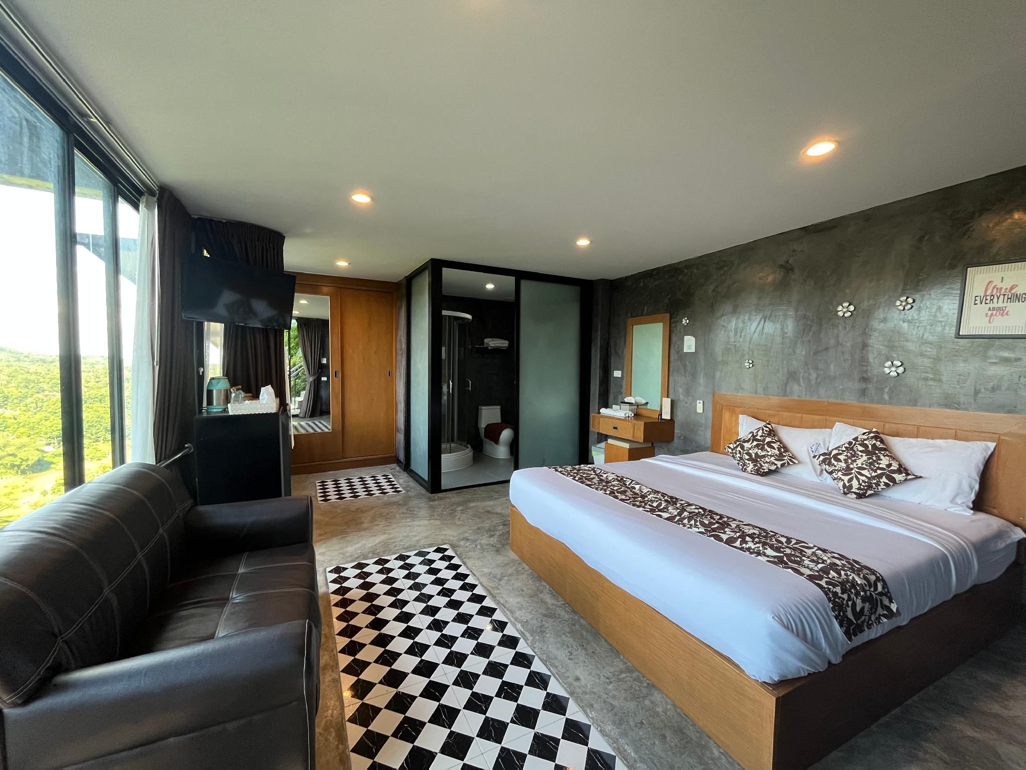 Deluxe Suite - Balcony