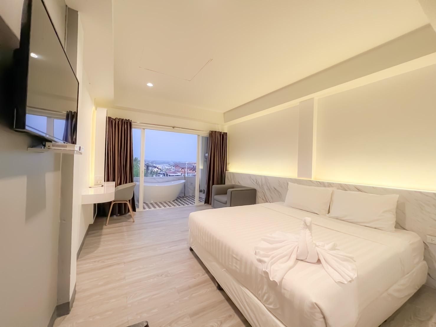 The Room Hotel Suite