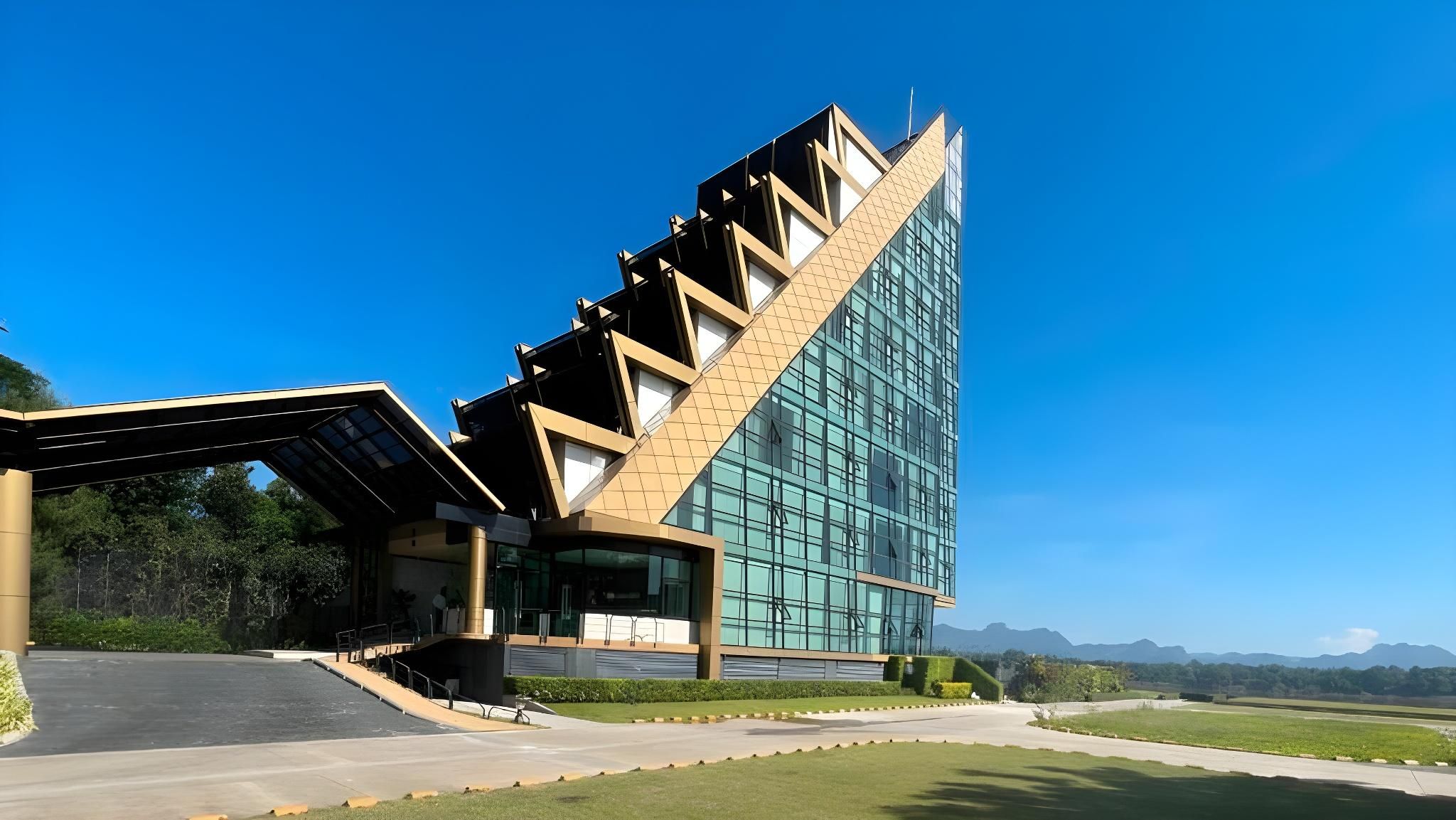 NAKA-RAJ Escape Hotel