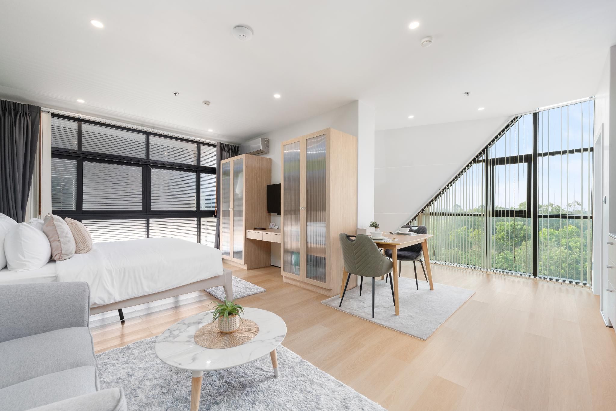 NAKA-RAJ Escape Hotel Deluxe King Bed