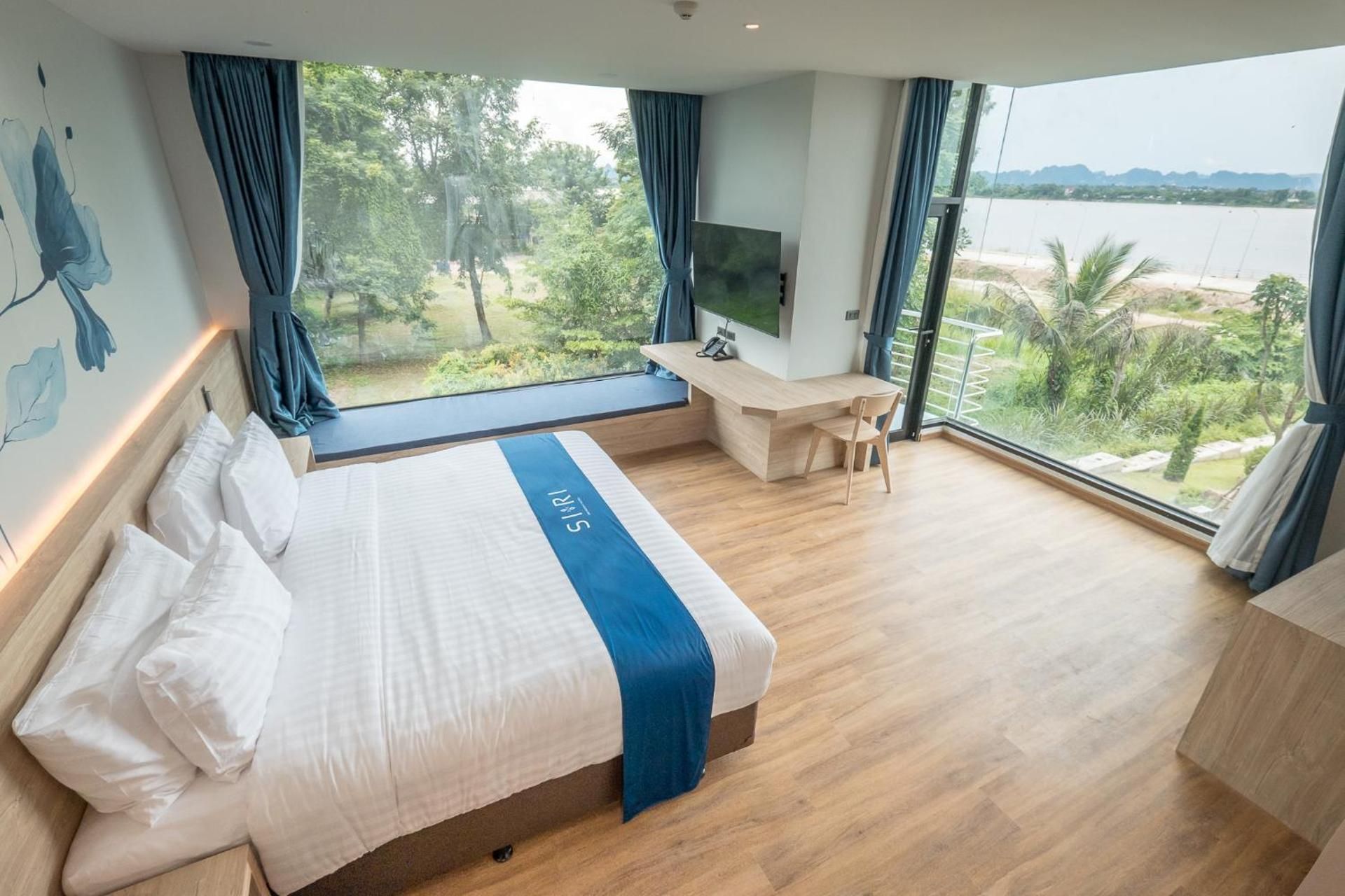 Siri Regent King River Front