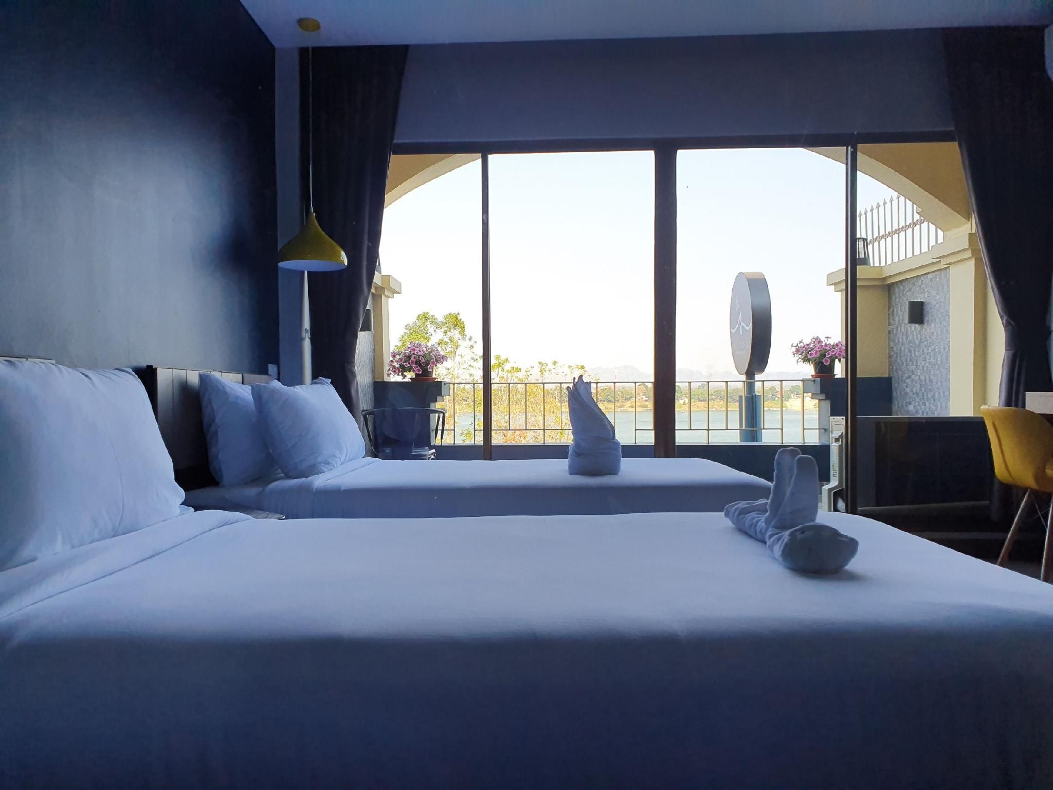 Superior River View Twin Room - Non-Smoking