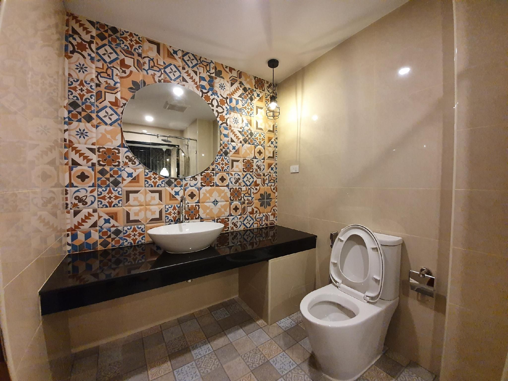 Superior River View Room with King Bed