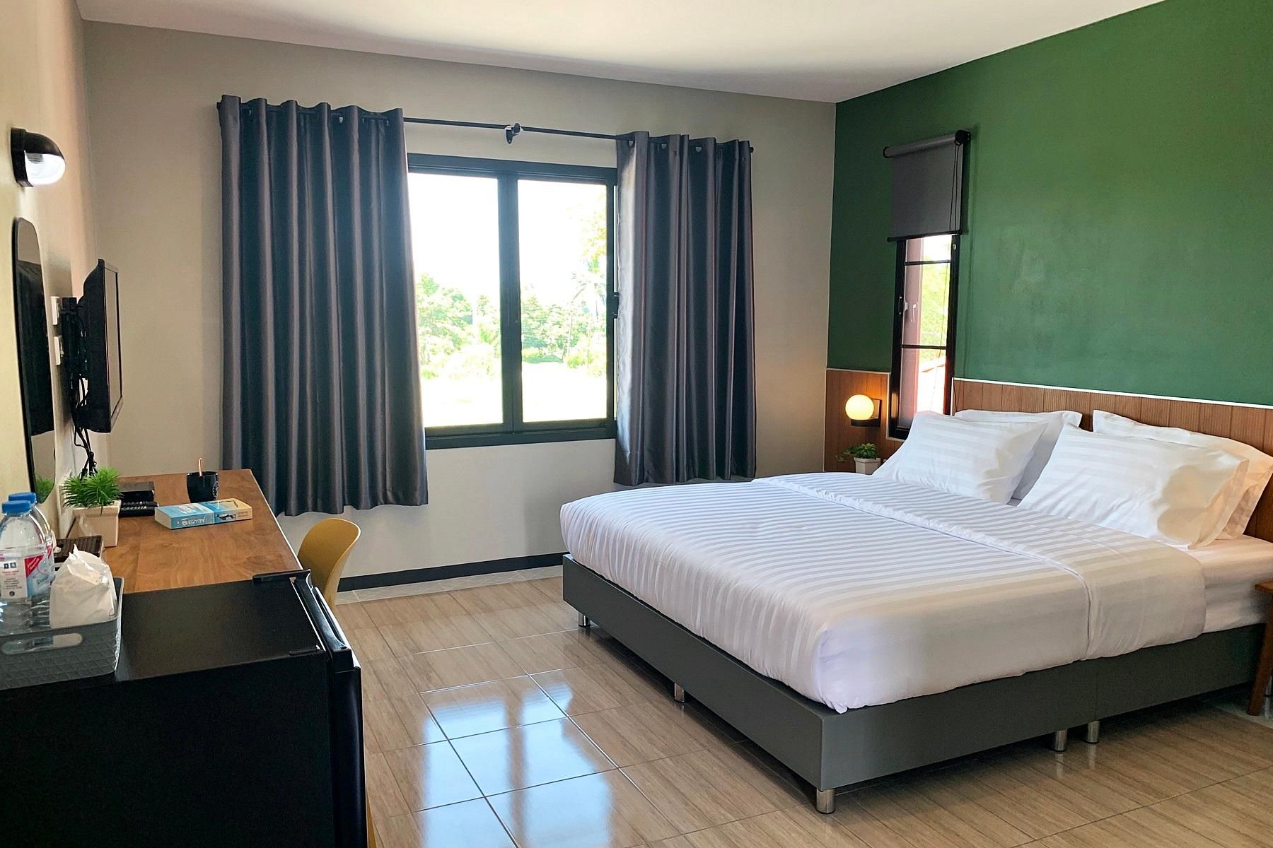 Langkalagoon Hotel Deluxe Mountain View 2