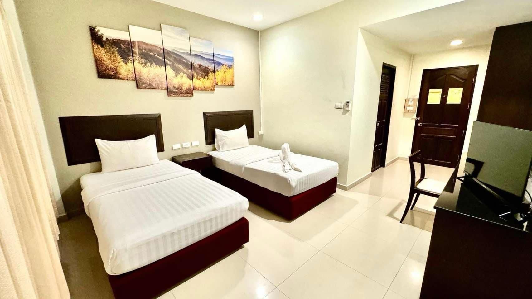 Standard Twin - 2 Single Beds