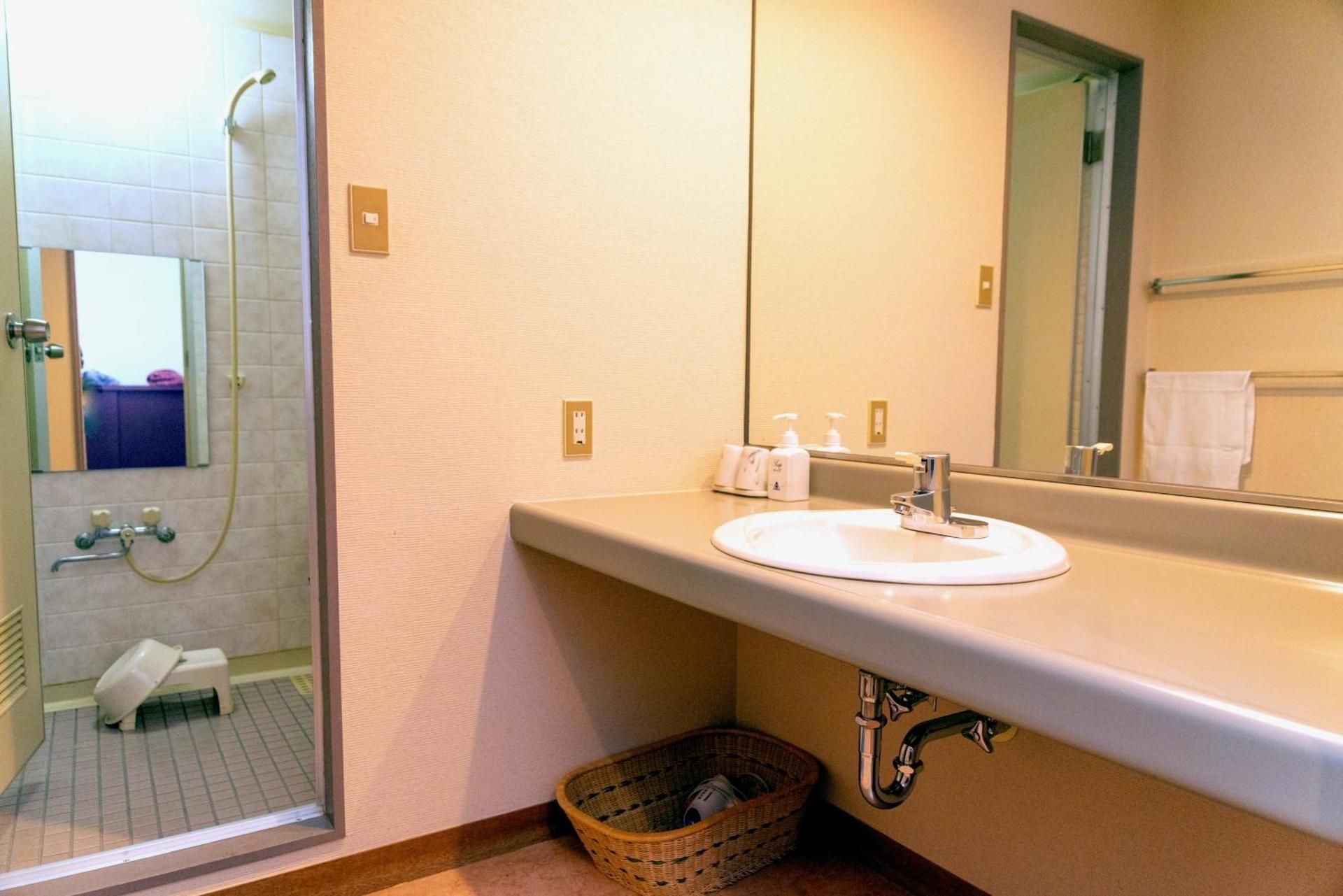 Japanese-Style Room (4 adult) - Ski Run View