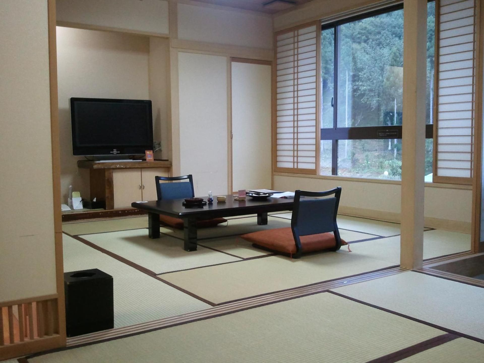 Deluxe Mountain View Japanese Style Room