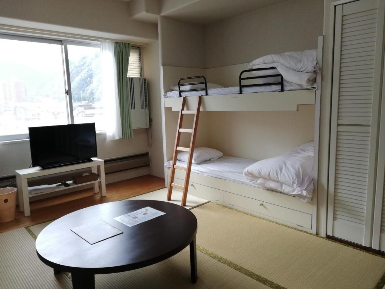 Standard Japanese Room 512