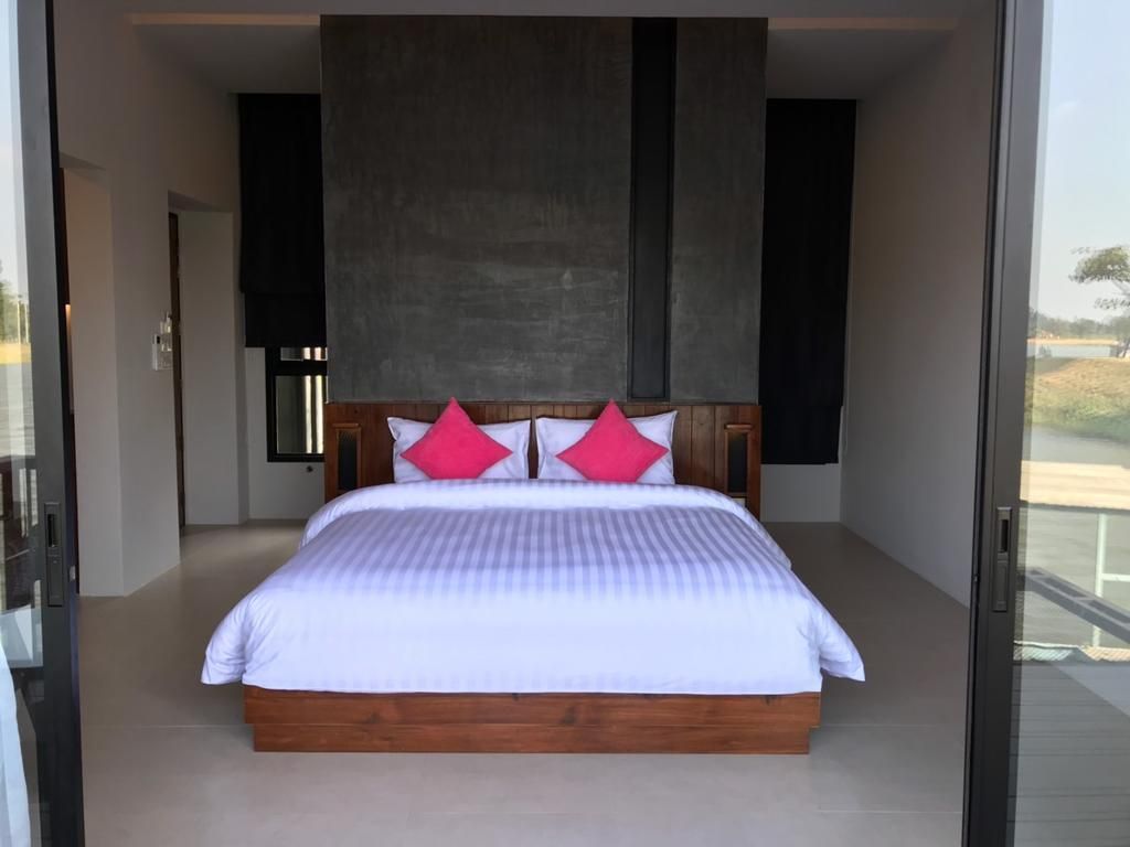 Montoro Resort @Nongyaplong Deluxe King Bed Room 2