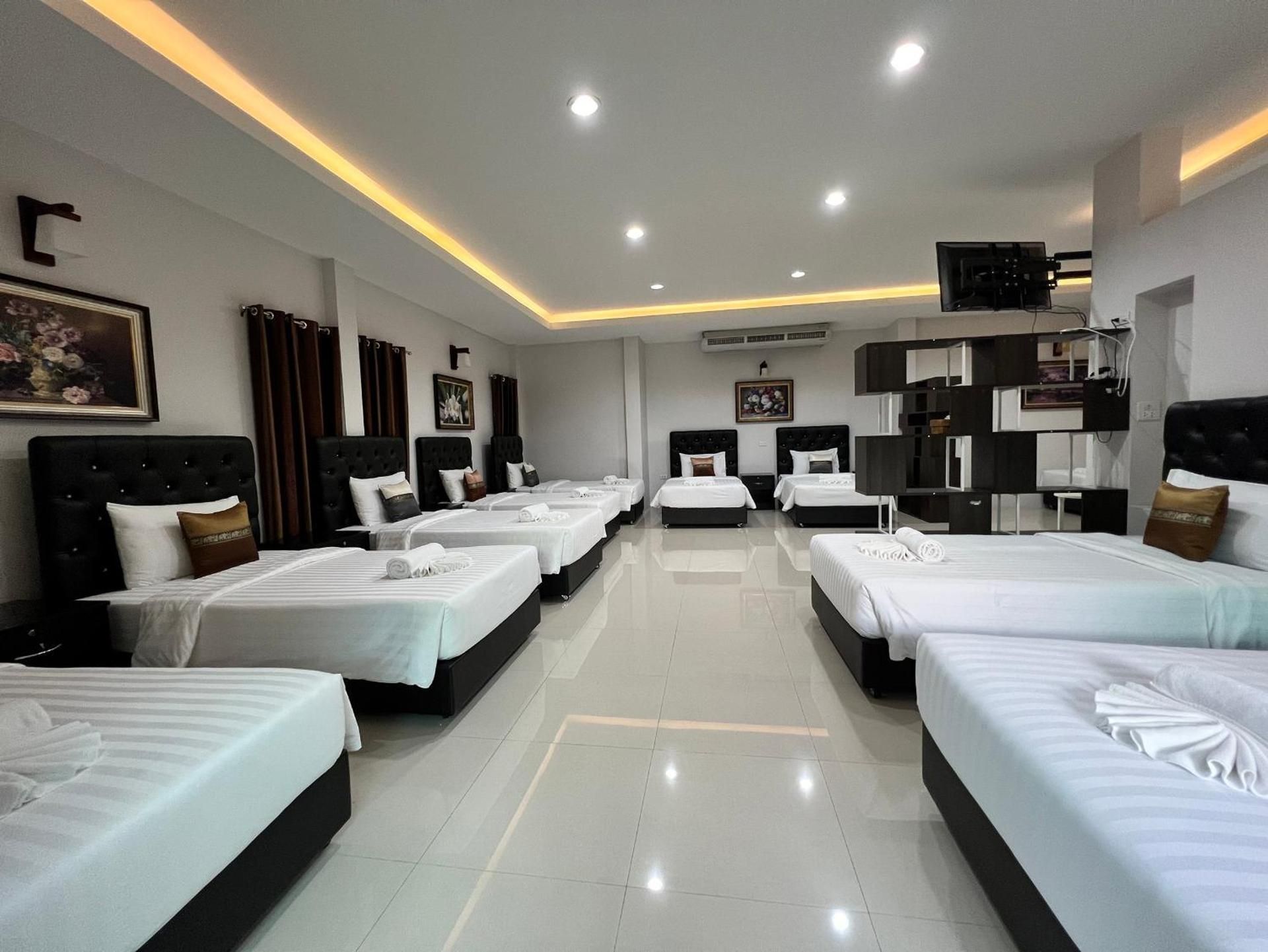 Mixed Dormitory Room