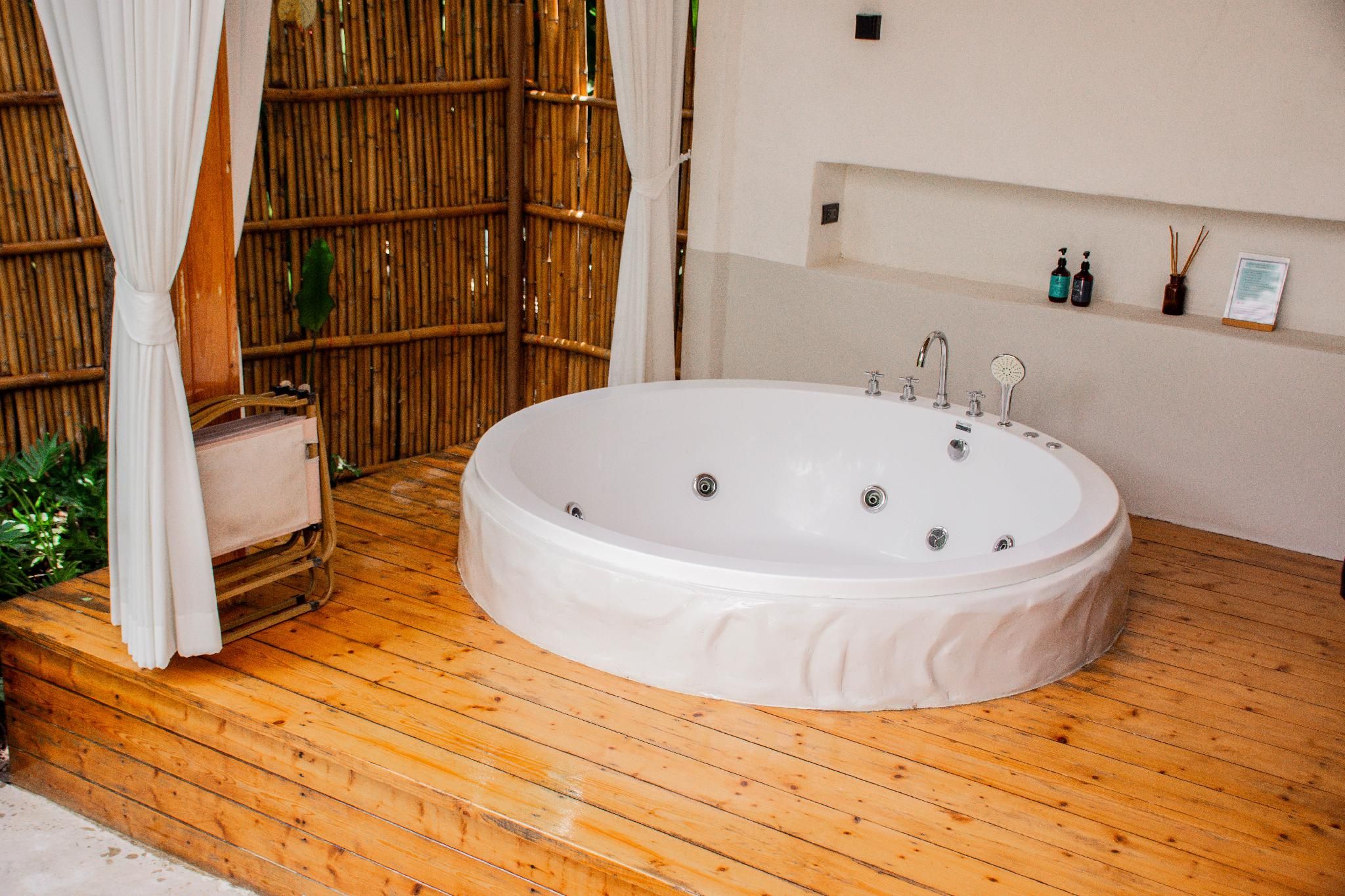 Le La Lake Resort and Spa Family Suite 2