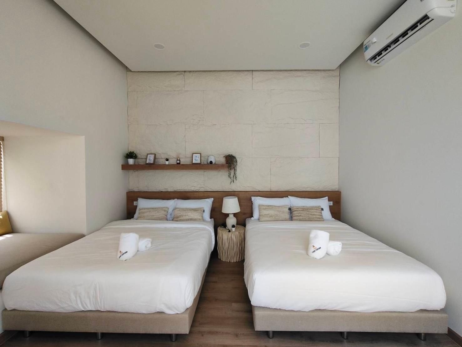 Quadruple Room with Private Bathroom
