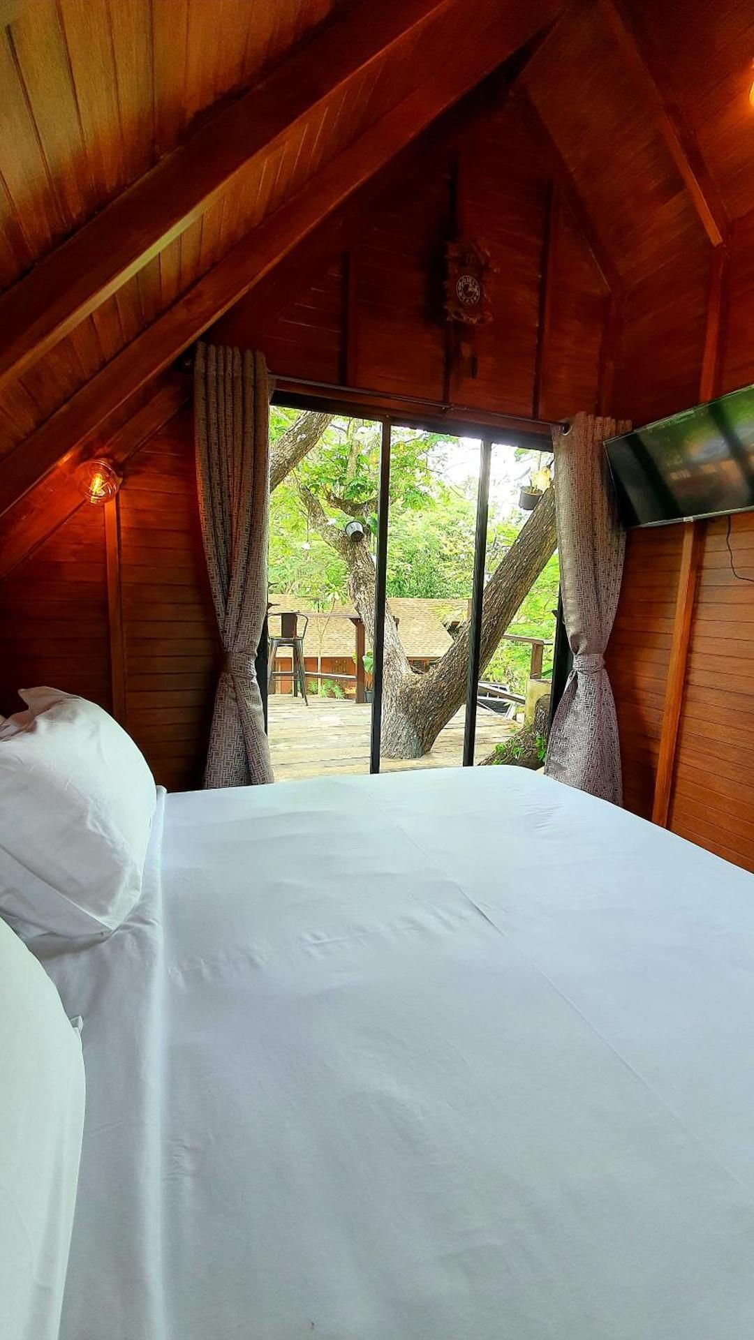 King Room with Mountain View