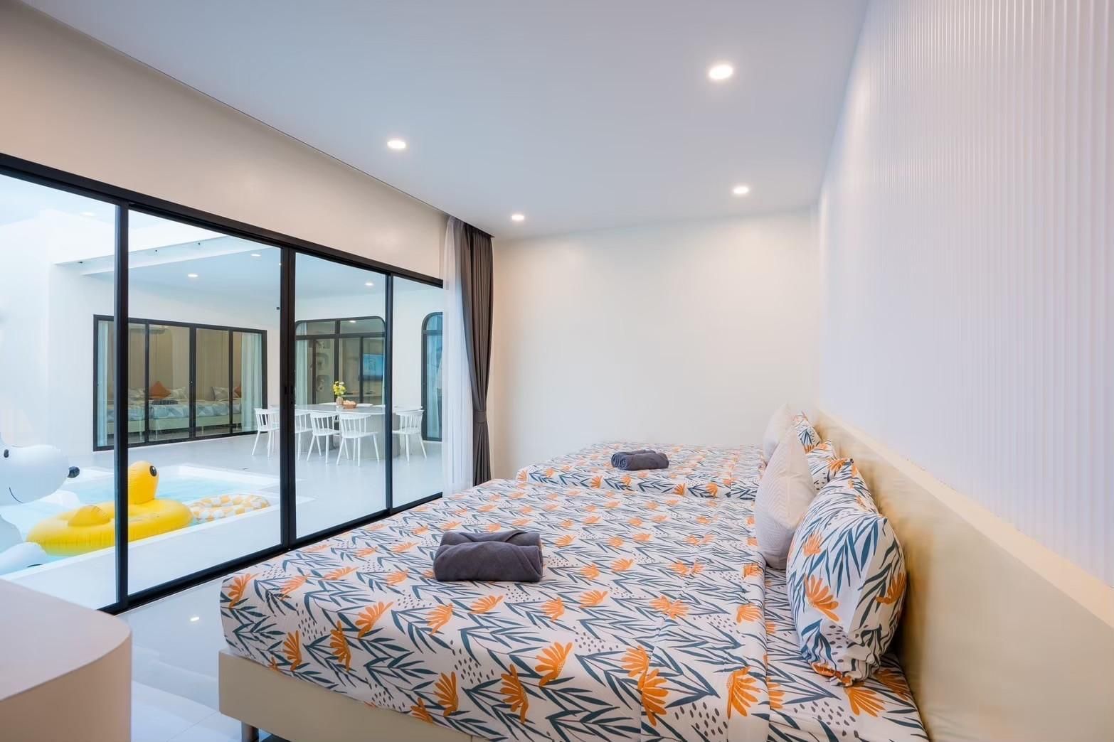 5 Bedrooms Pool Villa