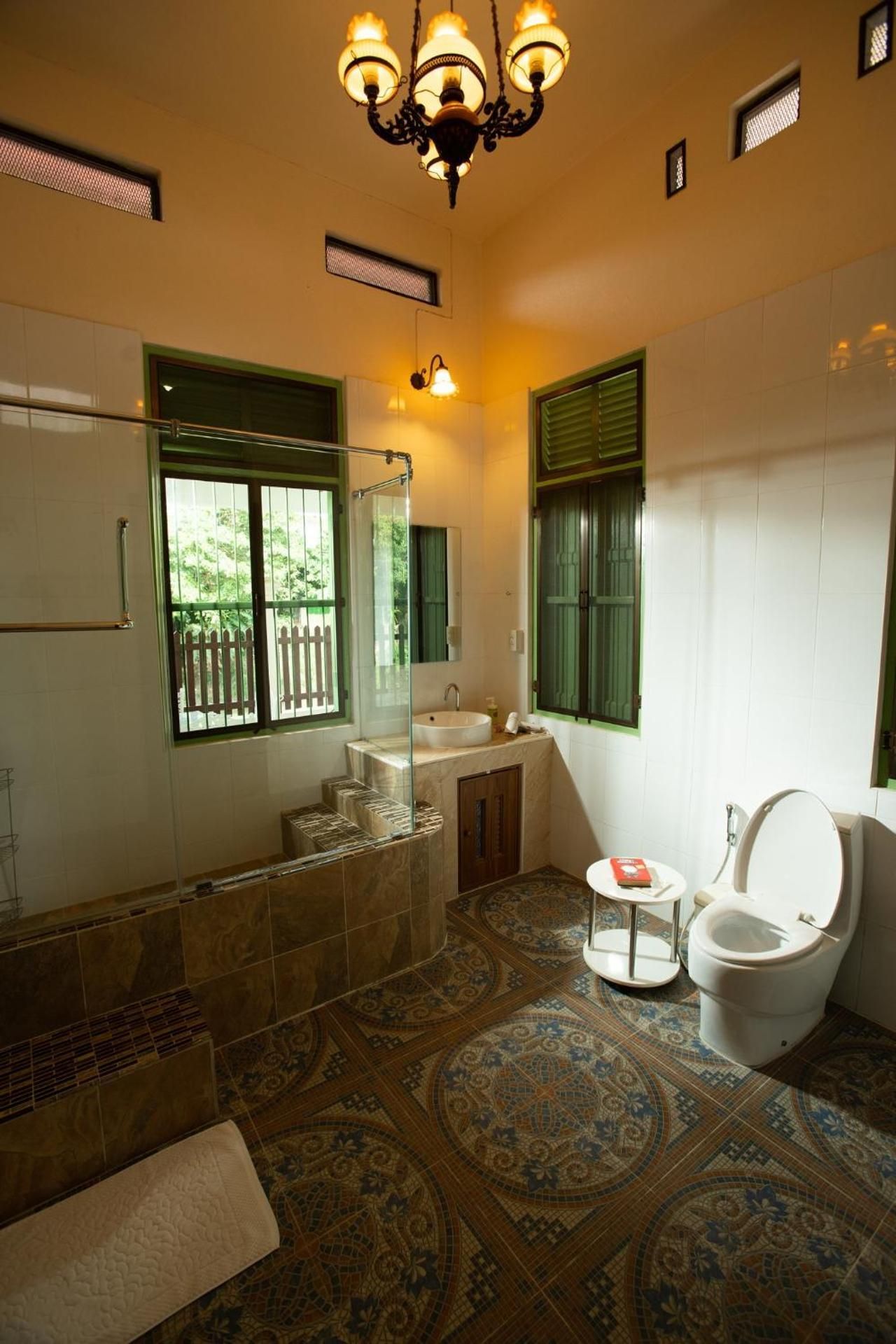 Khuanwichian Villa Double Room 2