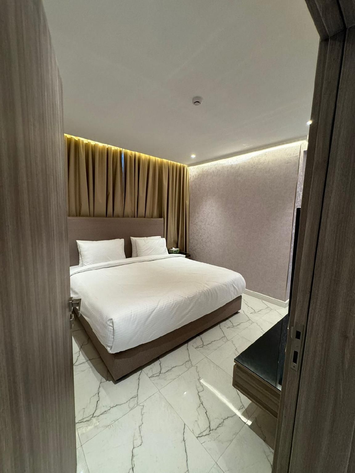 Royal Plaza Hotel Apartment Suite