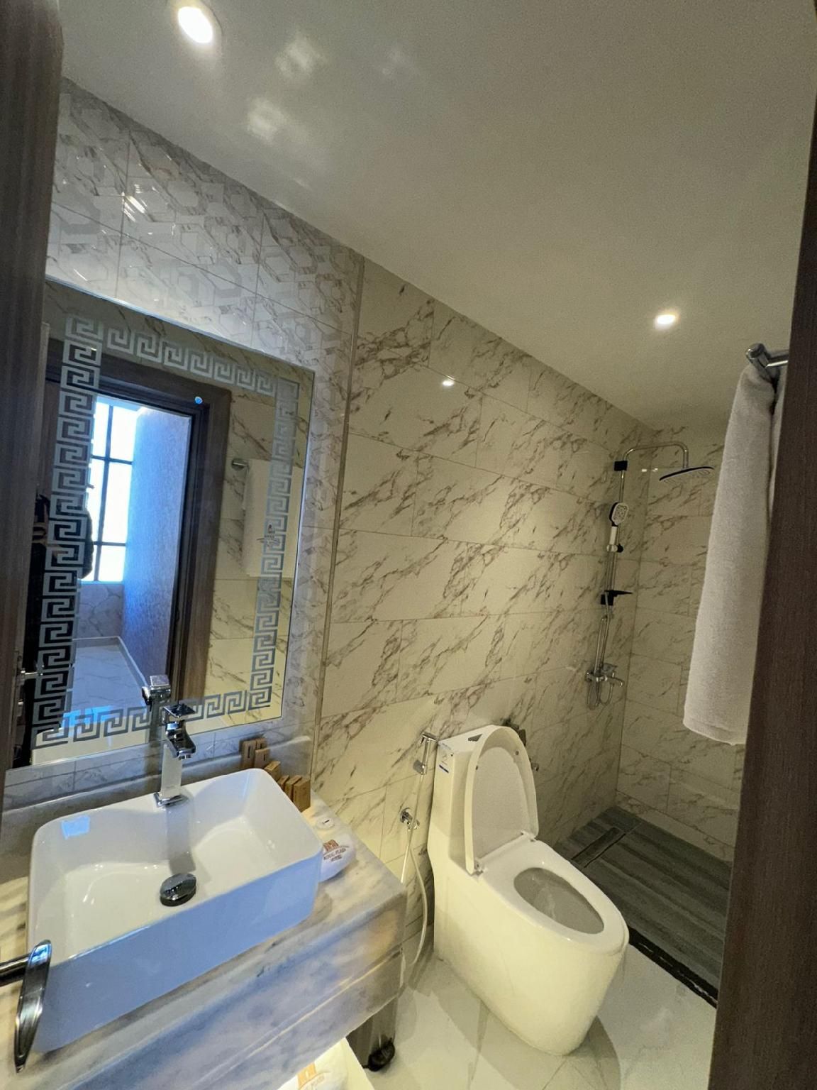 Royal Plaza Hotel Apartment Suite 3