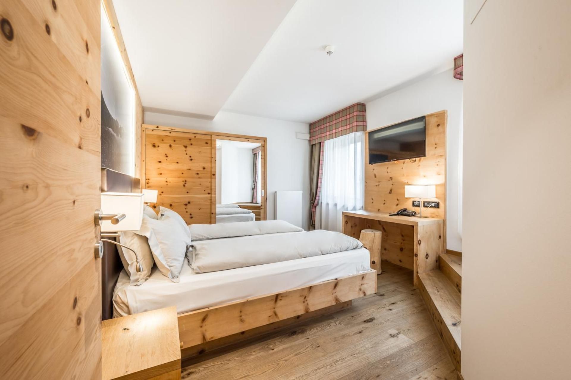 Deluxe Suite with Spa Bath