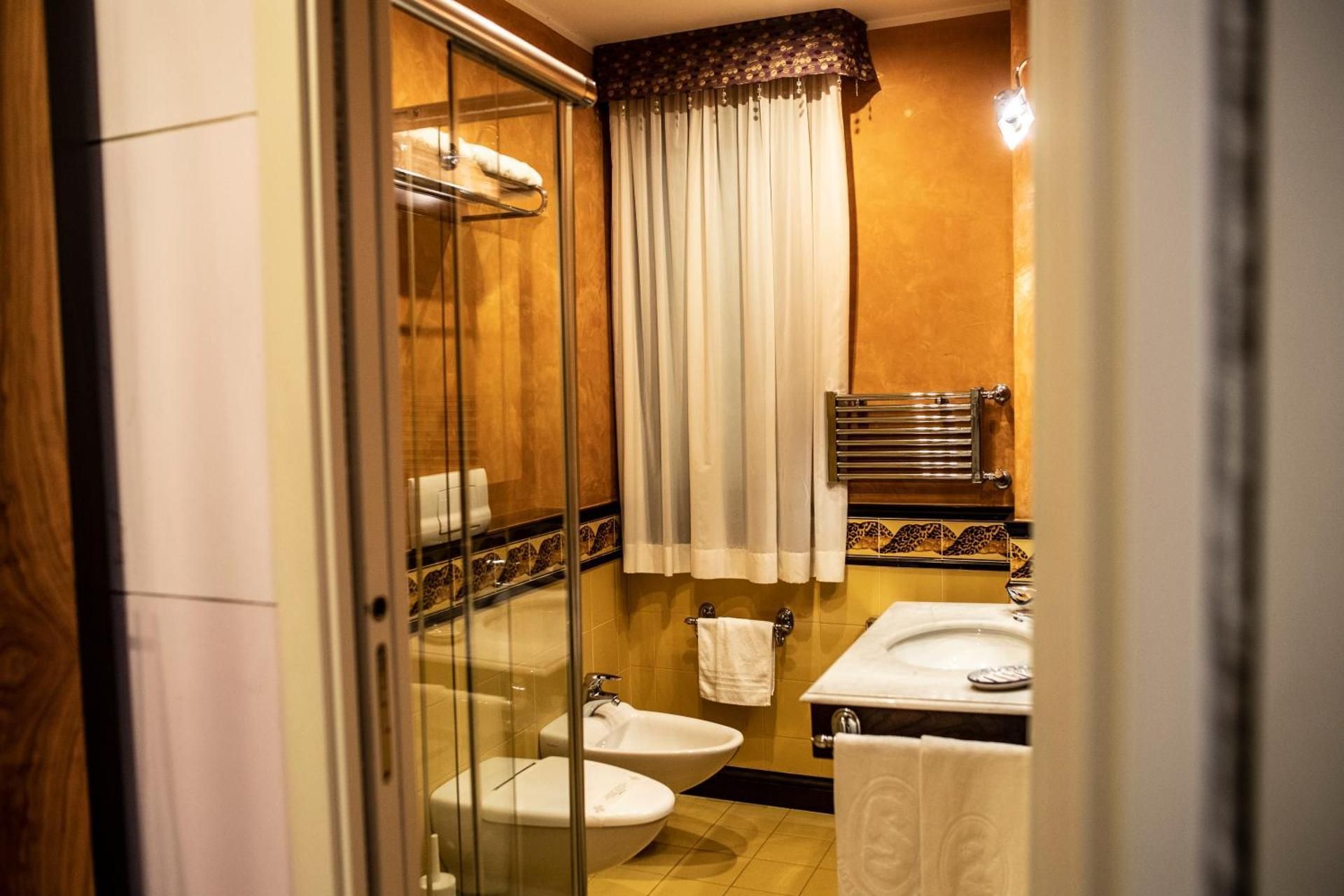 Hotel Garibaldi Standard Twin Room with Garden View