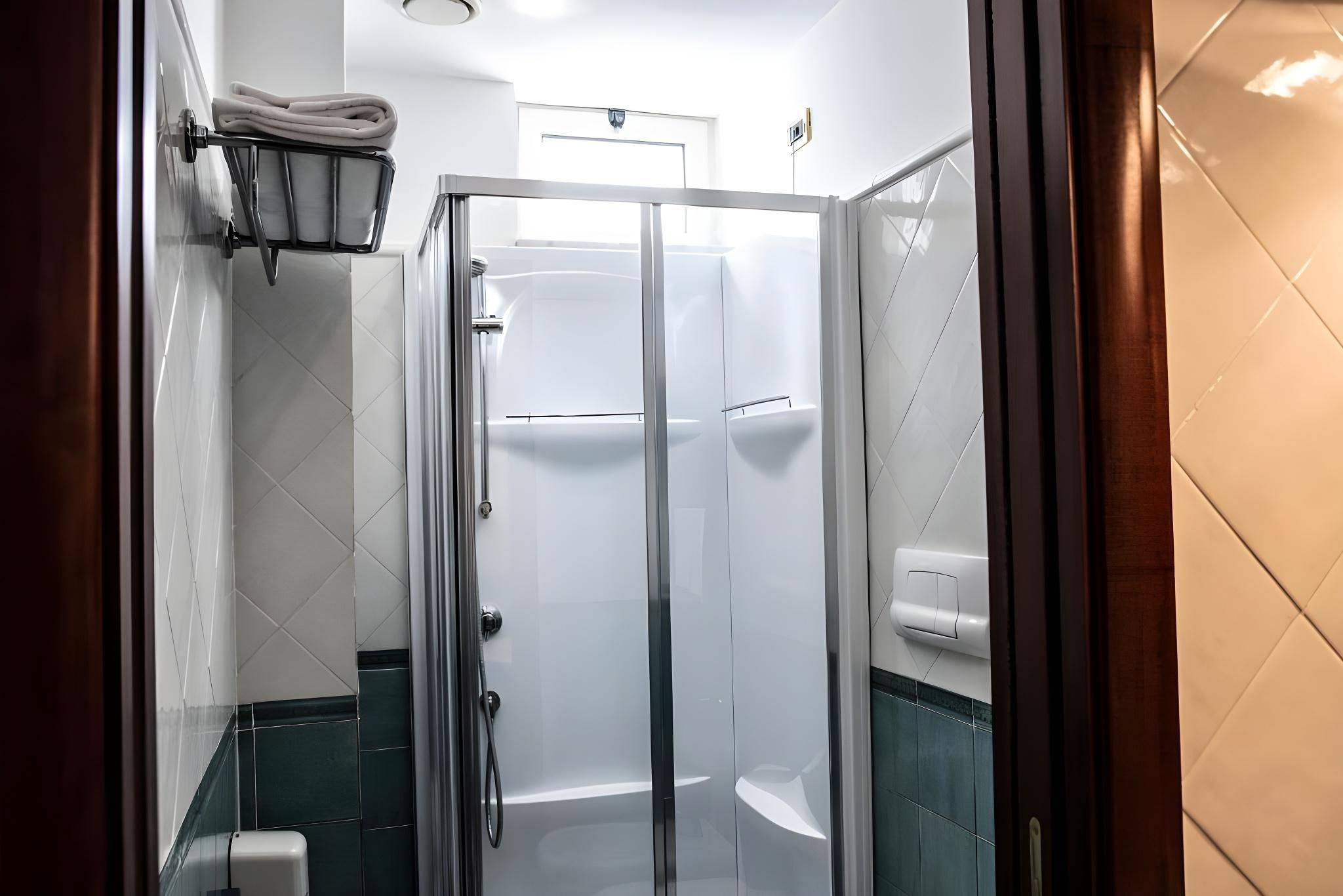 Hotel Garibaldi Apartment for 3 People with Terrace 2