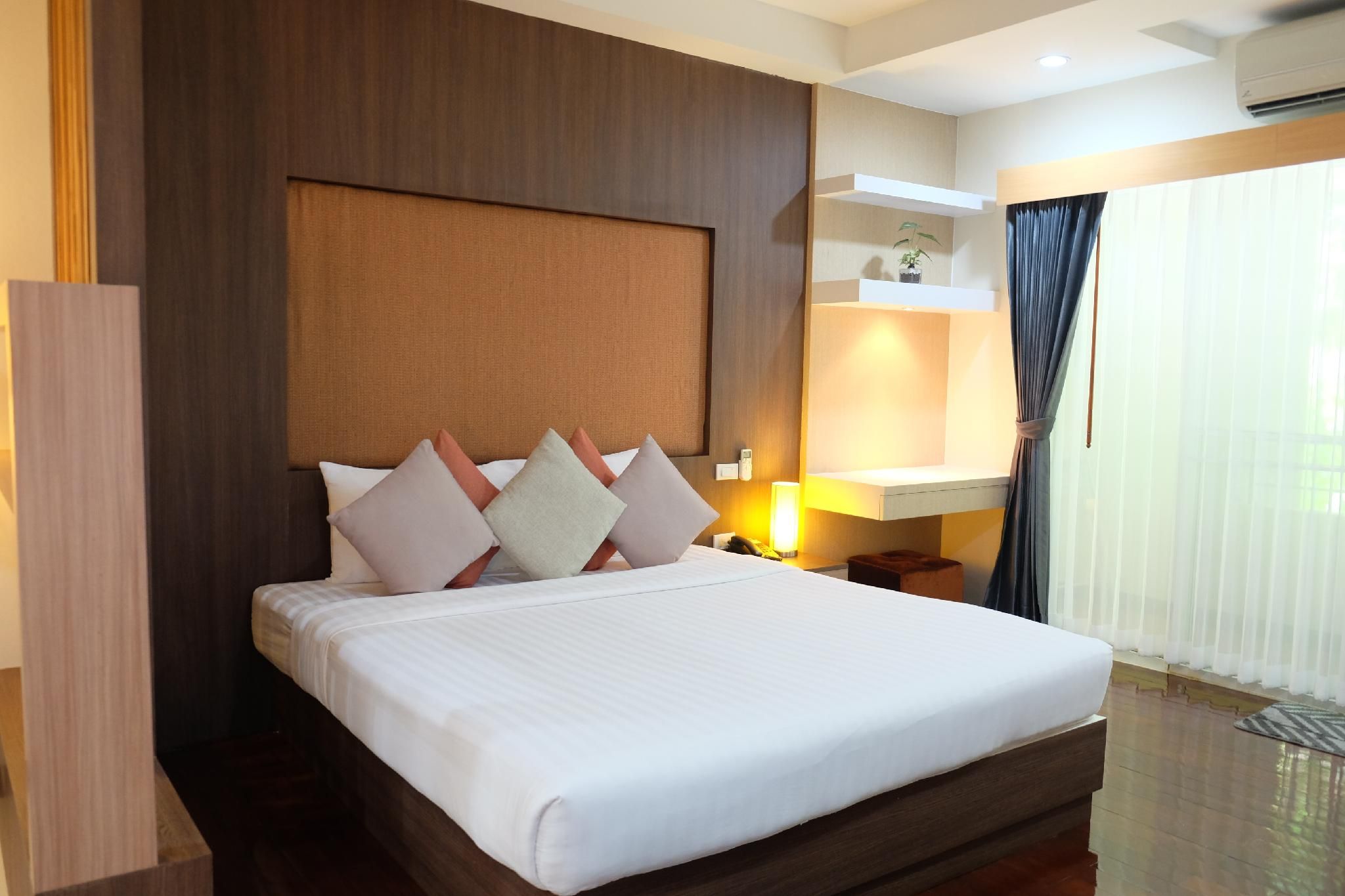 Super Deluxe Double with Bathtub