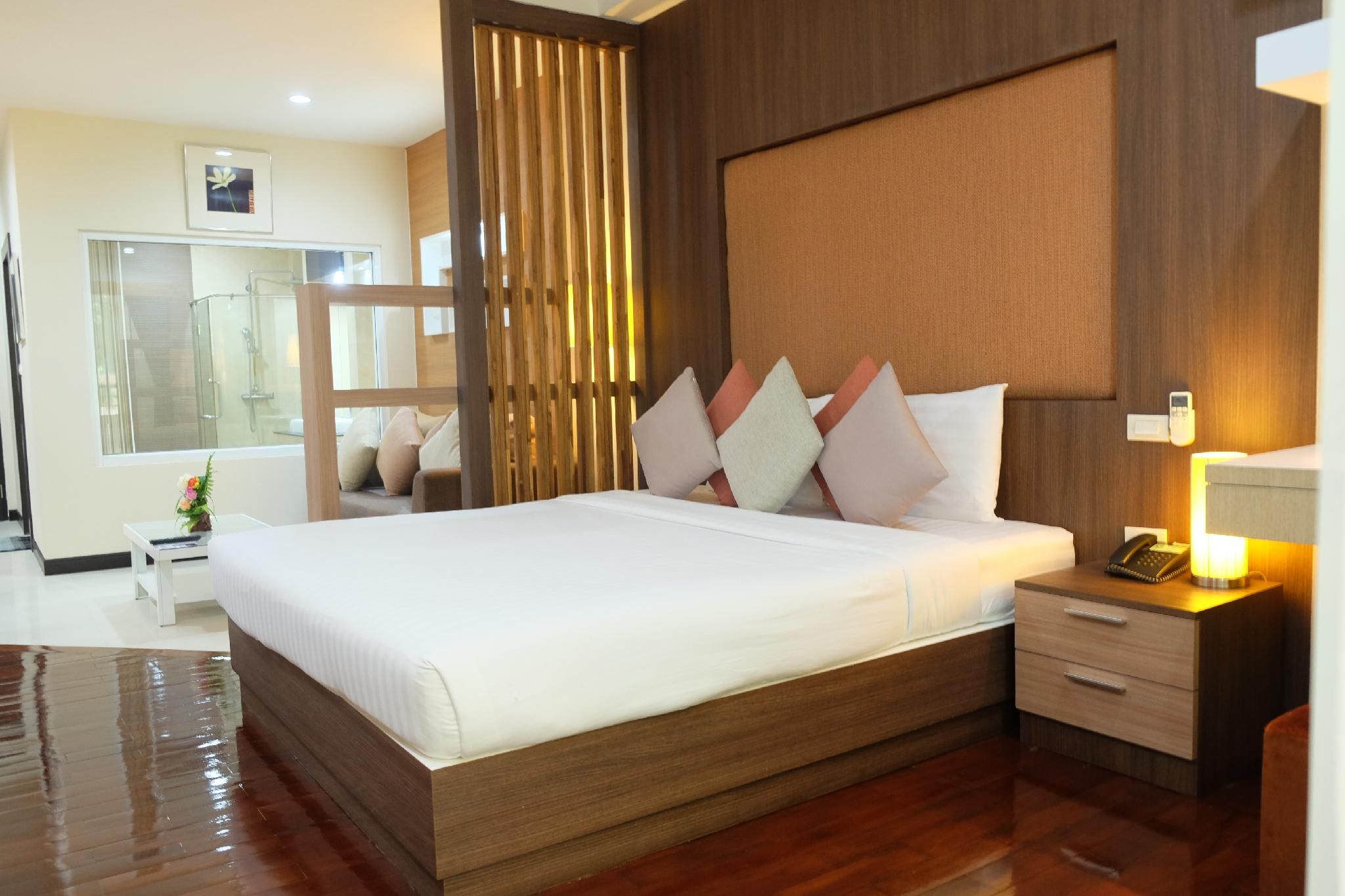 Super Deluxe Double with Bathtub