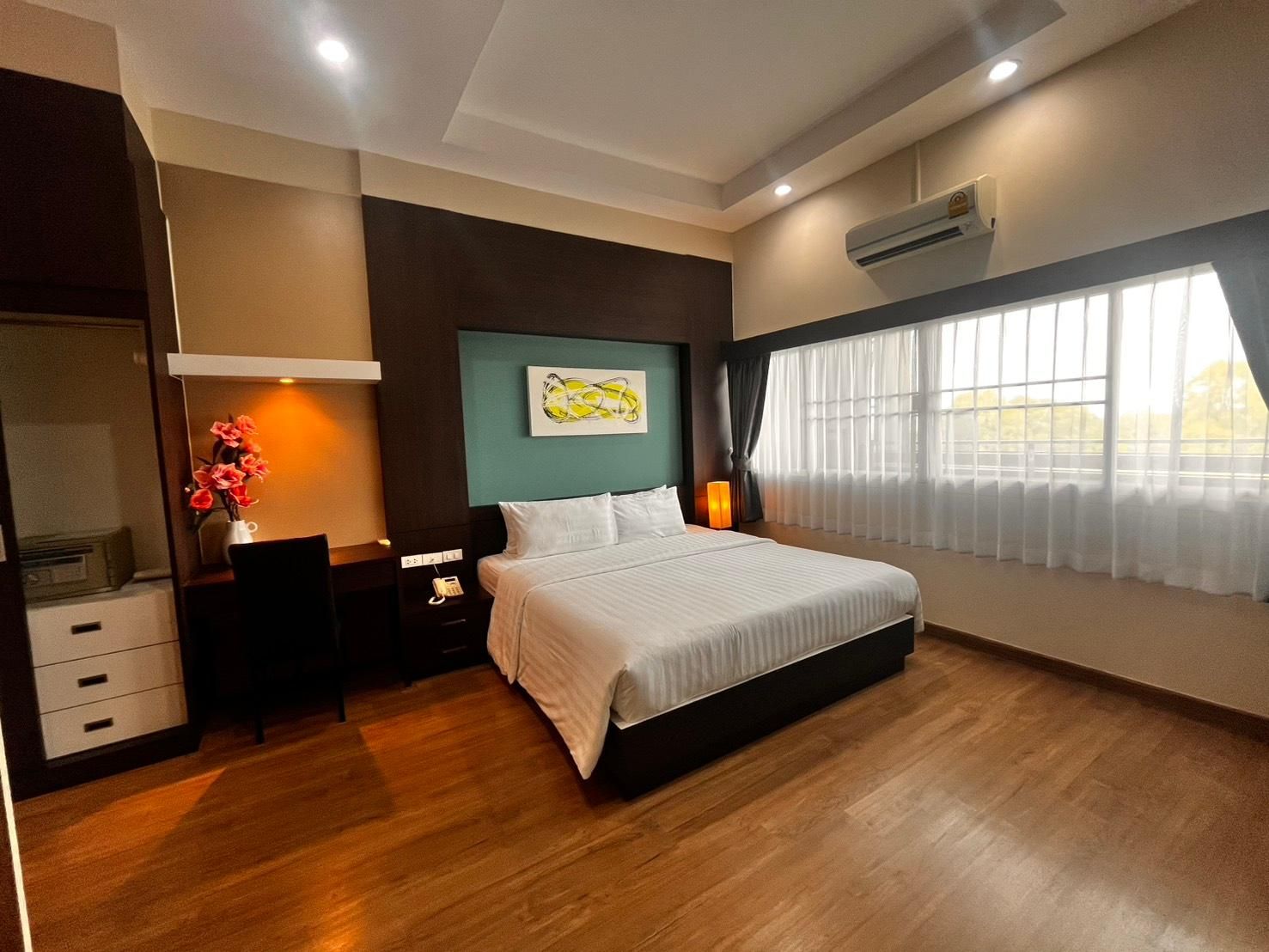 Executive Suite - Garden