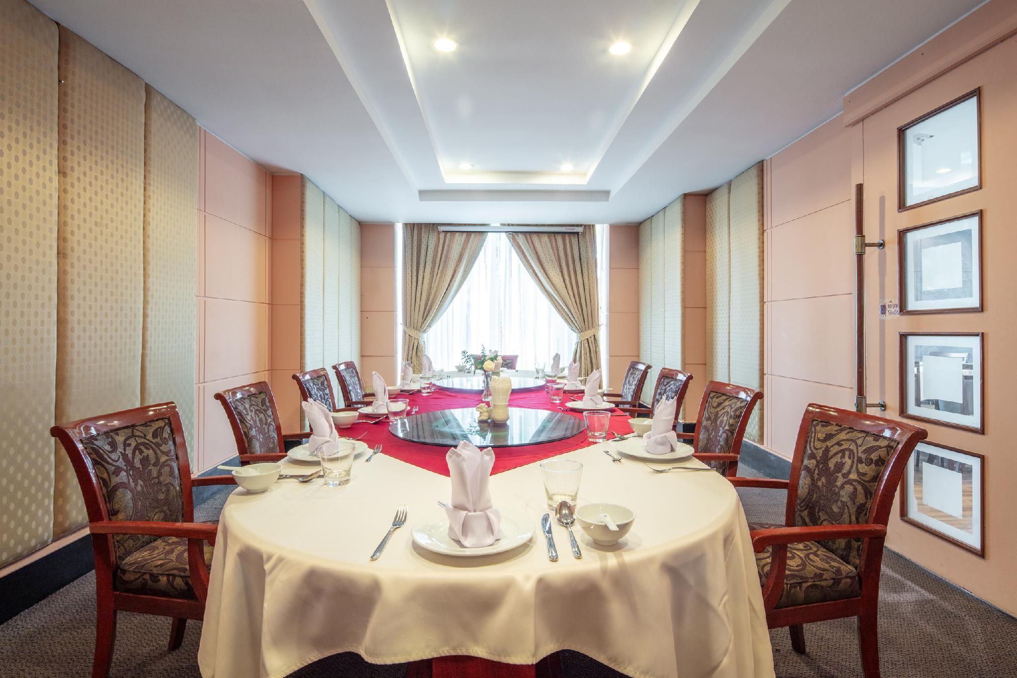 restaurant (private room)