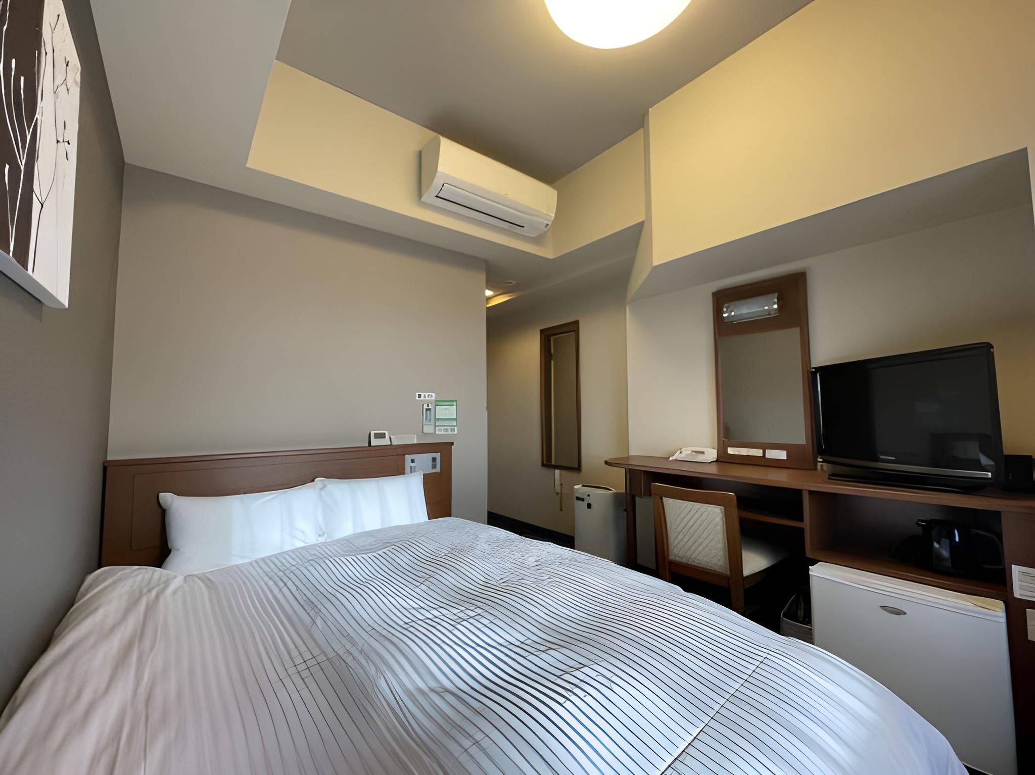 Semi Double Room - Non-Smoking