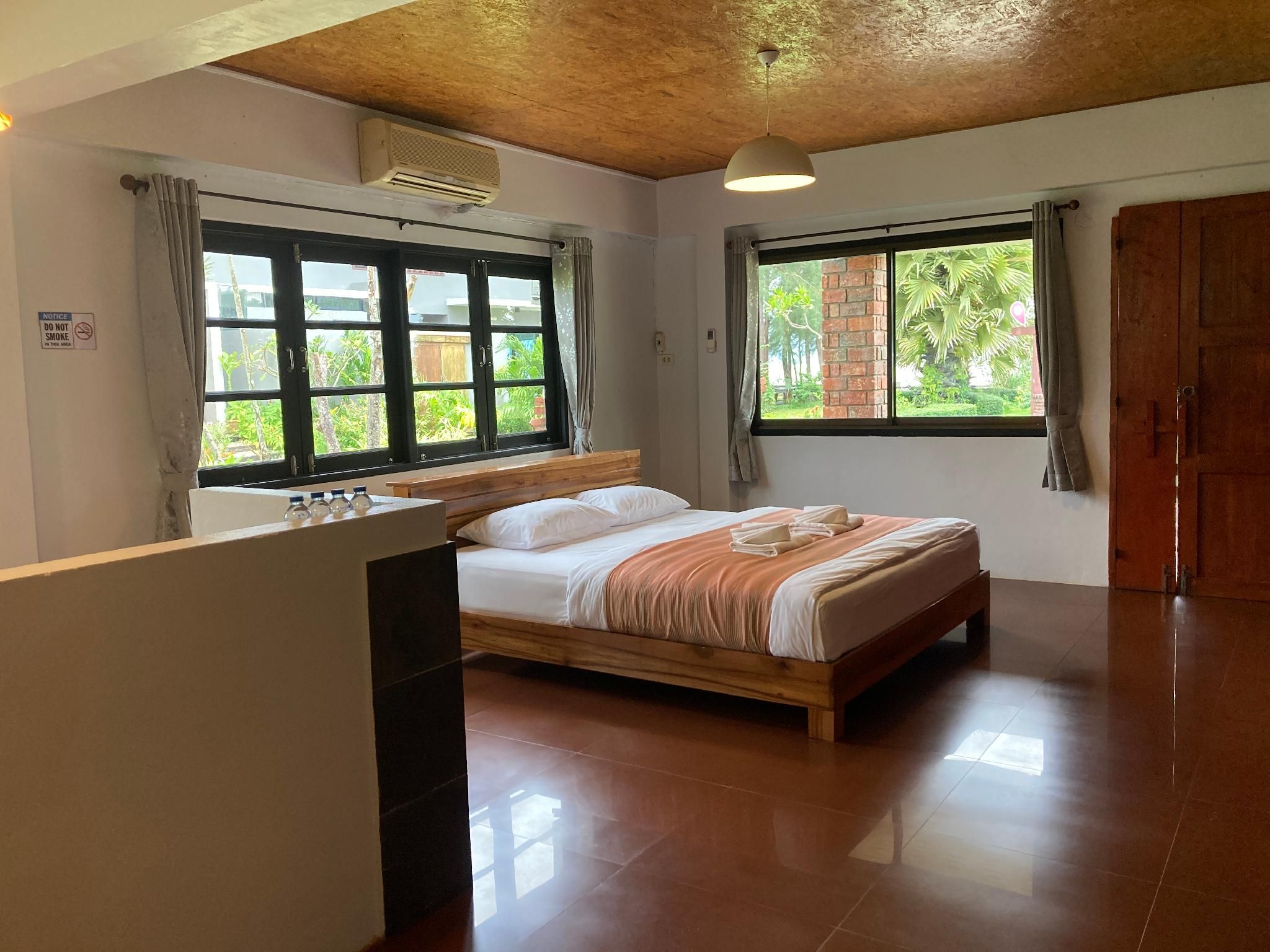 The Chevalley Beach Resort Deluxe Family Room - Standard floor