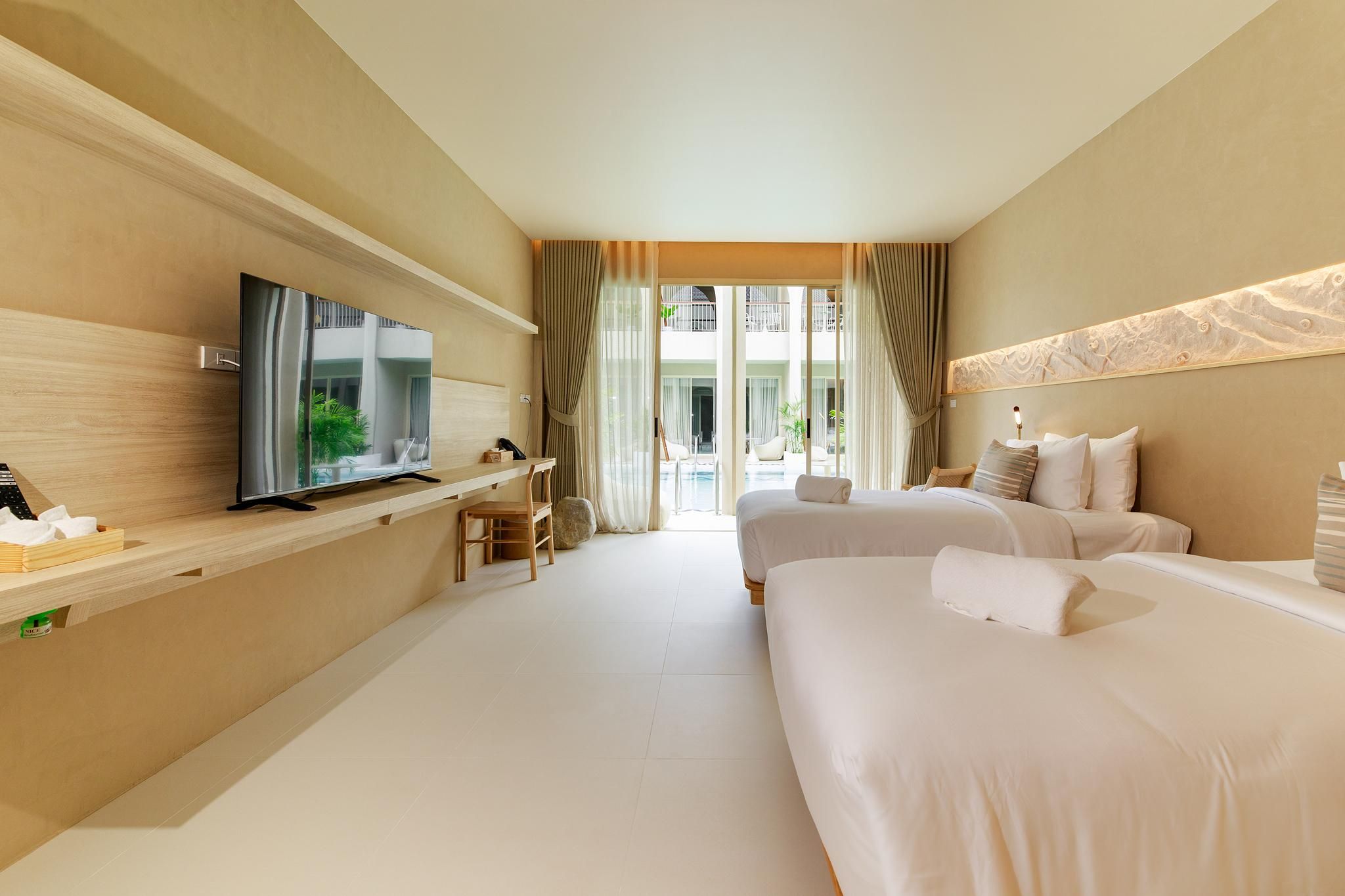 Pool Access Twin Room