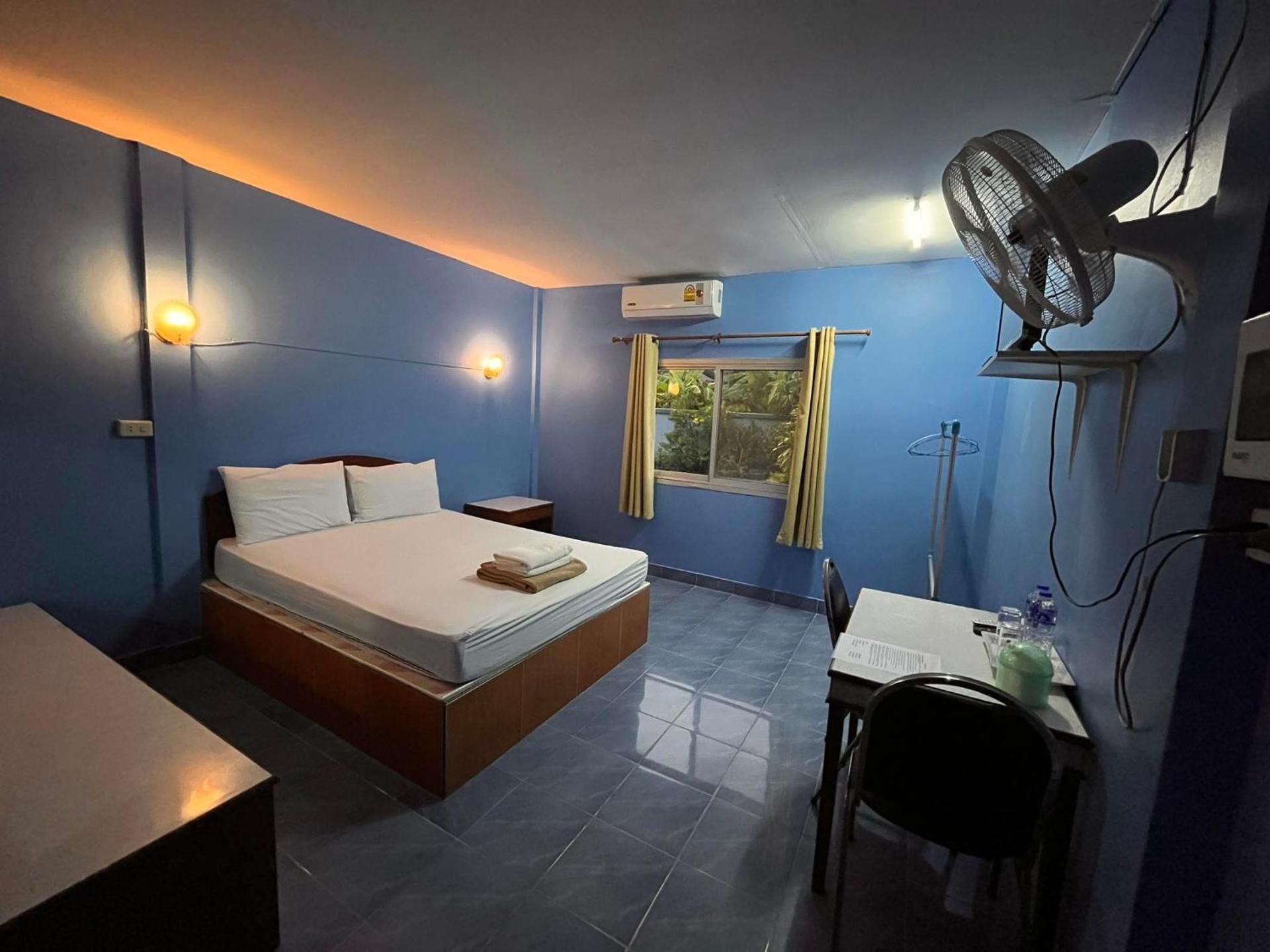 Metro Palace Satun Standard Rooms