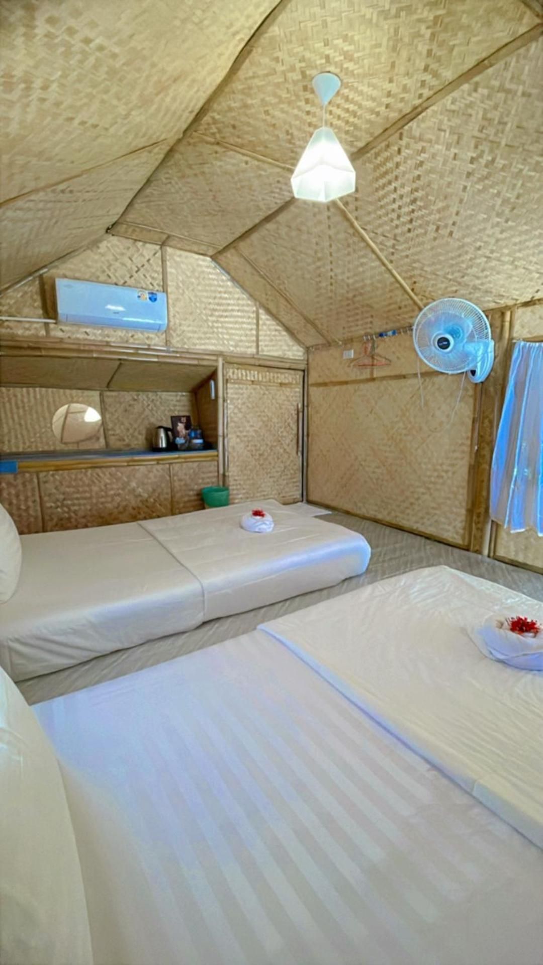 The White House Pakbara Bungalow with Sea View