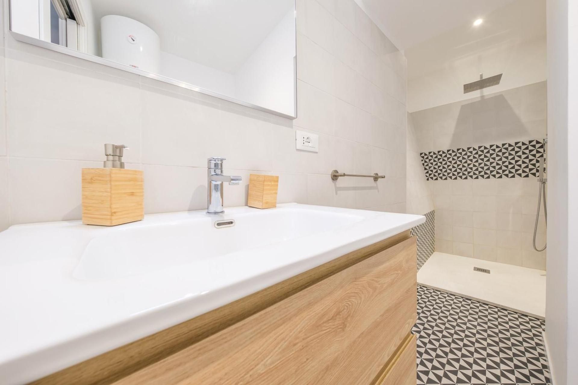 Superior One-Bedroom Apartment