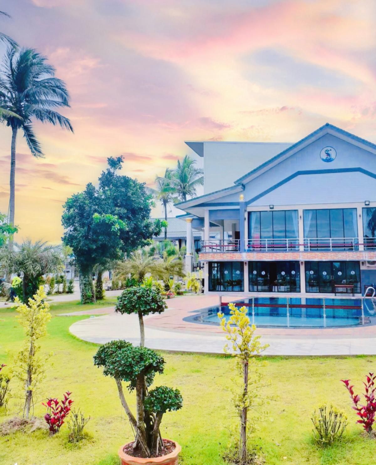 The Coco Grand Chalet Pakbara