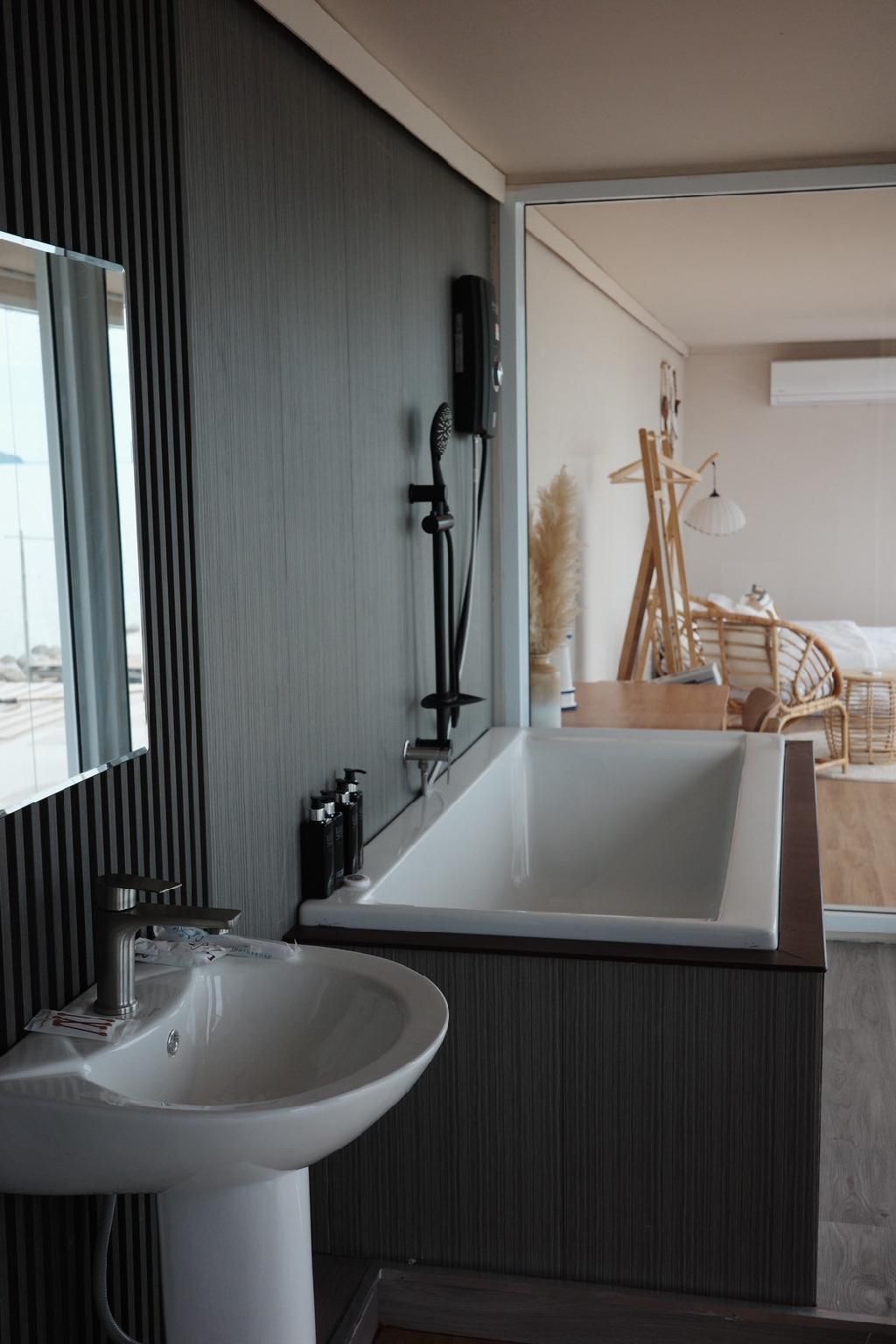 Thestreet-Bayfront Superior Ocean View 3