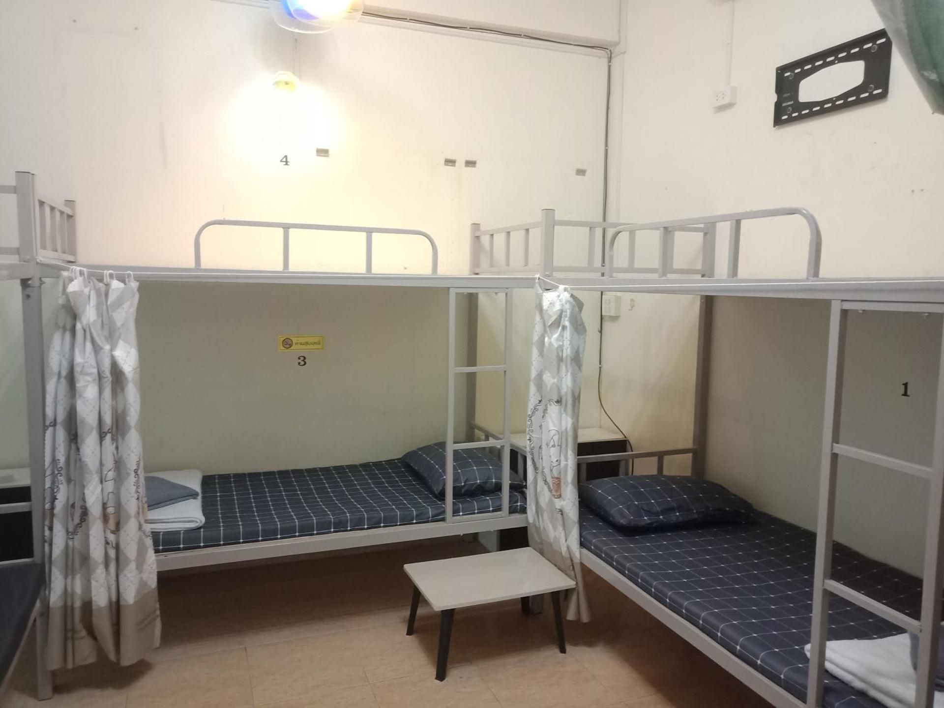 มังกรเลโฮสเทล Mangkonlay Hostel Bunk Bed in Mixed Dormitory Room - Adult Only