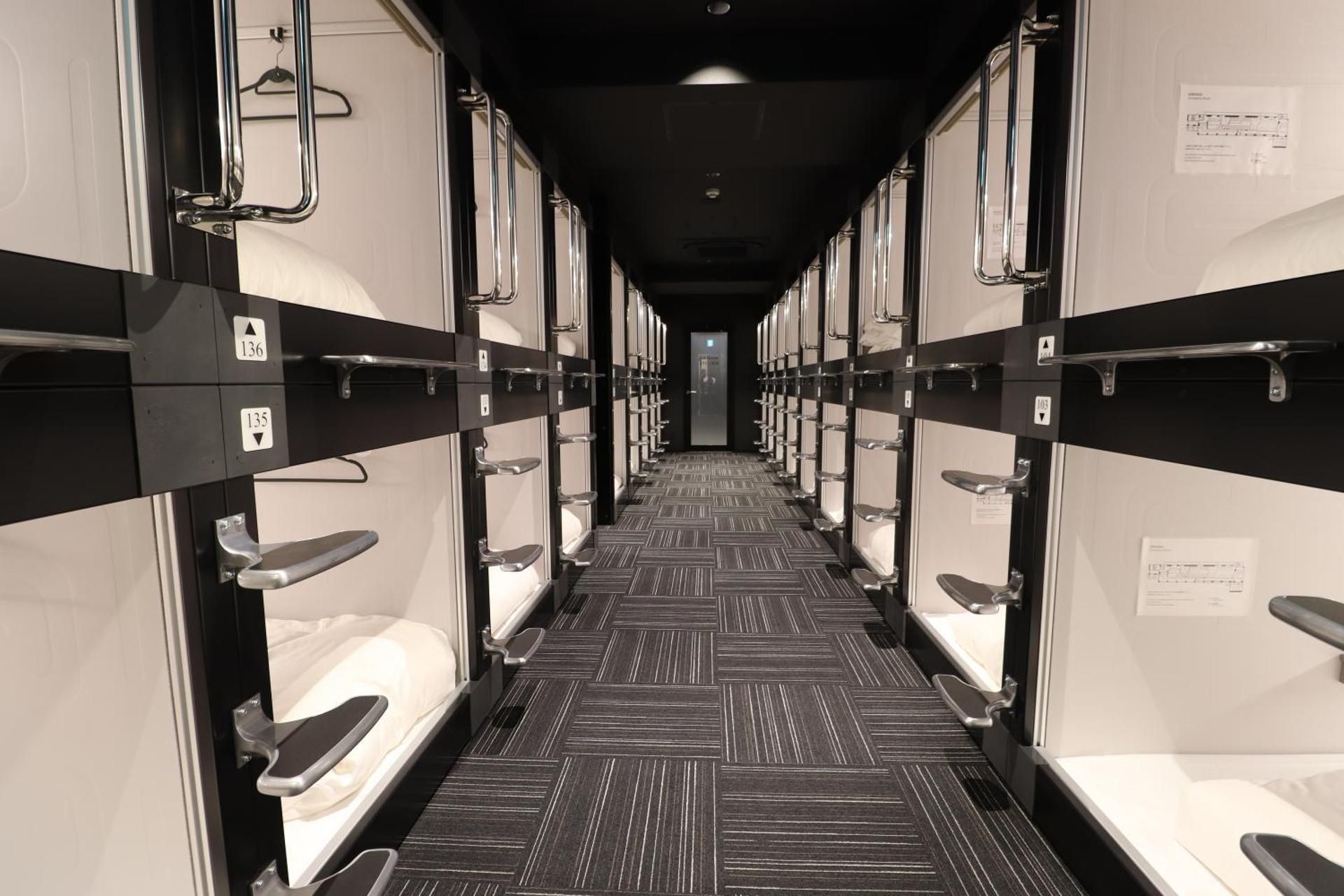 Economy Capsule Room for Female