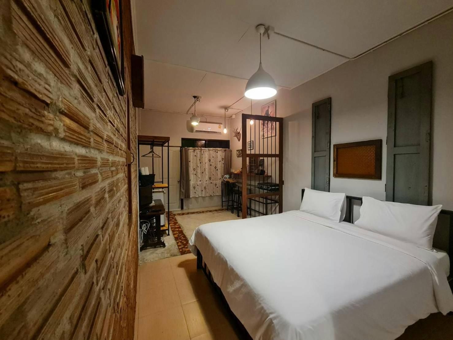 Baan Hotelier Resort Superior Room King Bed