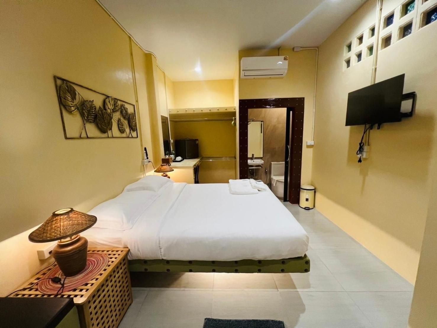 Queen Room