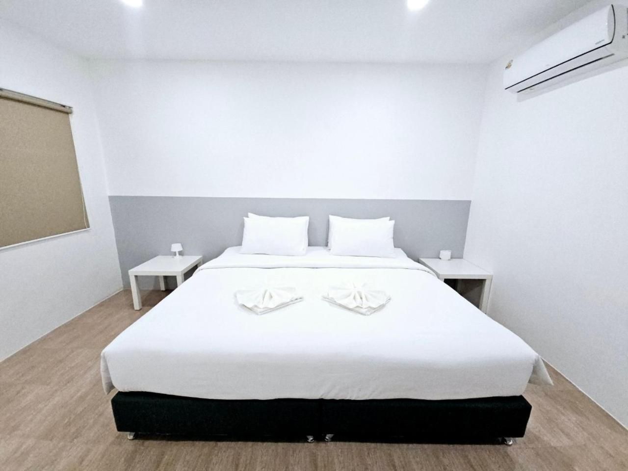 Suvarn Glaew Thong Resort Standard Double Room 2