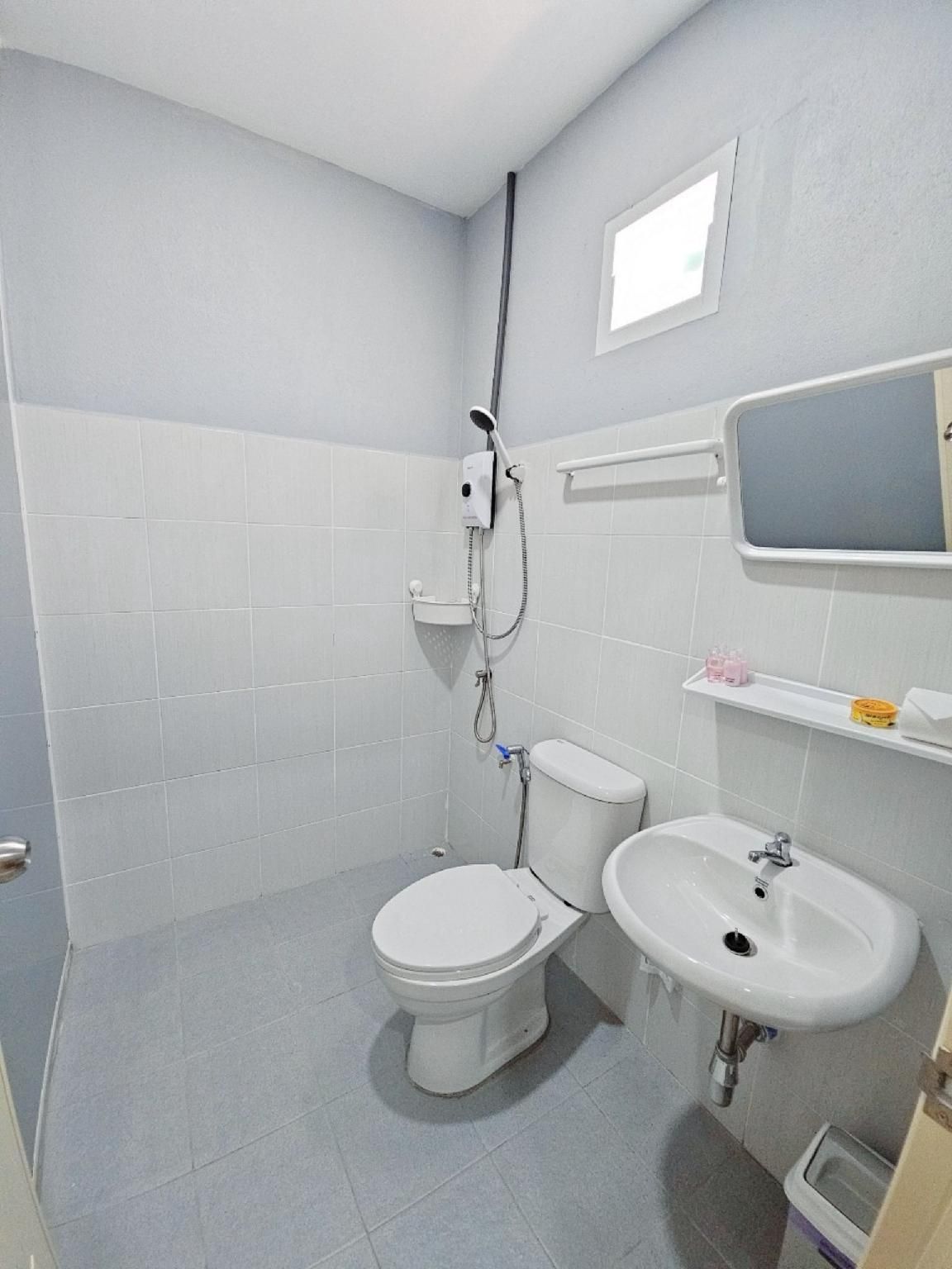 Suvarn Glaew Thong Resort Suite 3