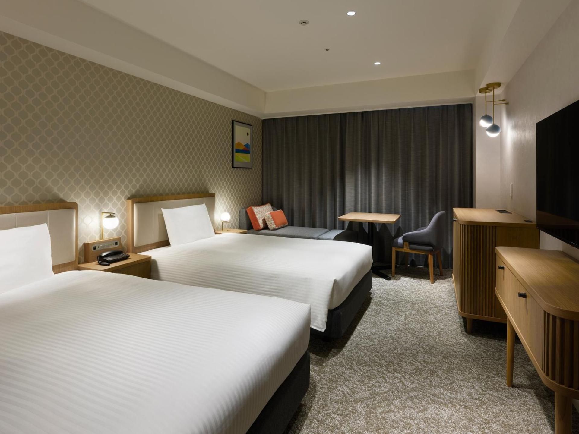 Superior Twin Room with Ostomy Friendly Toilet