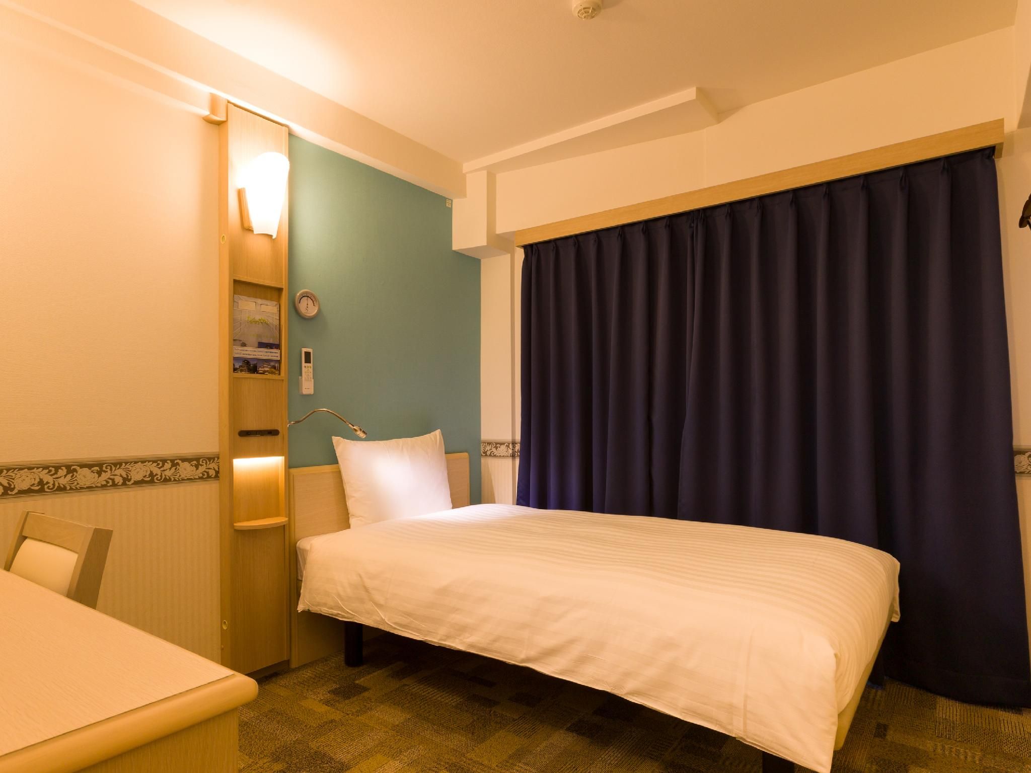 Economy Single Room - Smoking