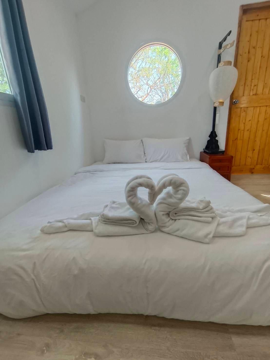 Loom Cafe Banrai ลูมคาเฟ่บ้านไร่ Suite Room