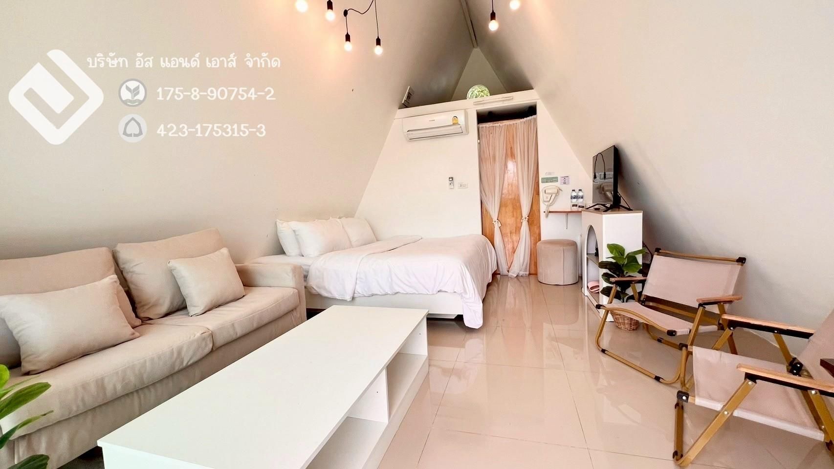 Us and Ours cafe'&bed Happiness Double Room 2