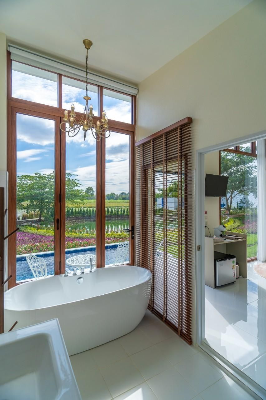 Us and Ours cafe'&bed Pool Access - King bed 