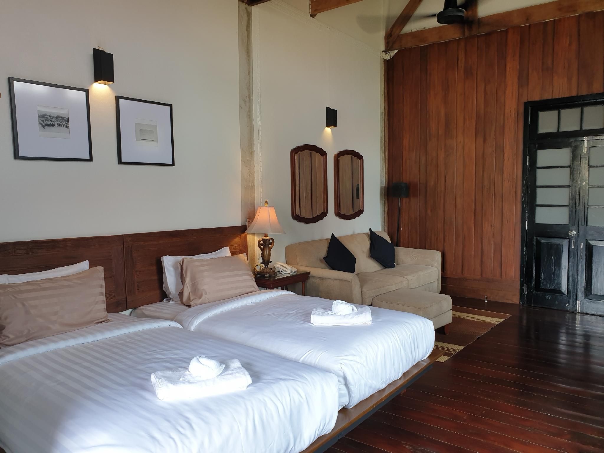 Uthai Heritage Hotel Superior City View