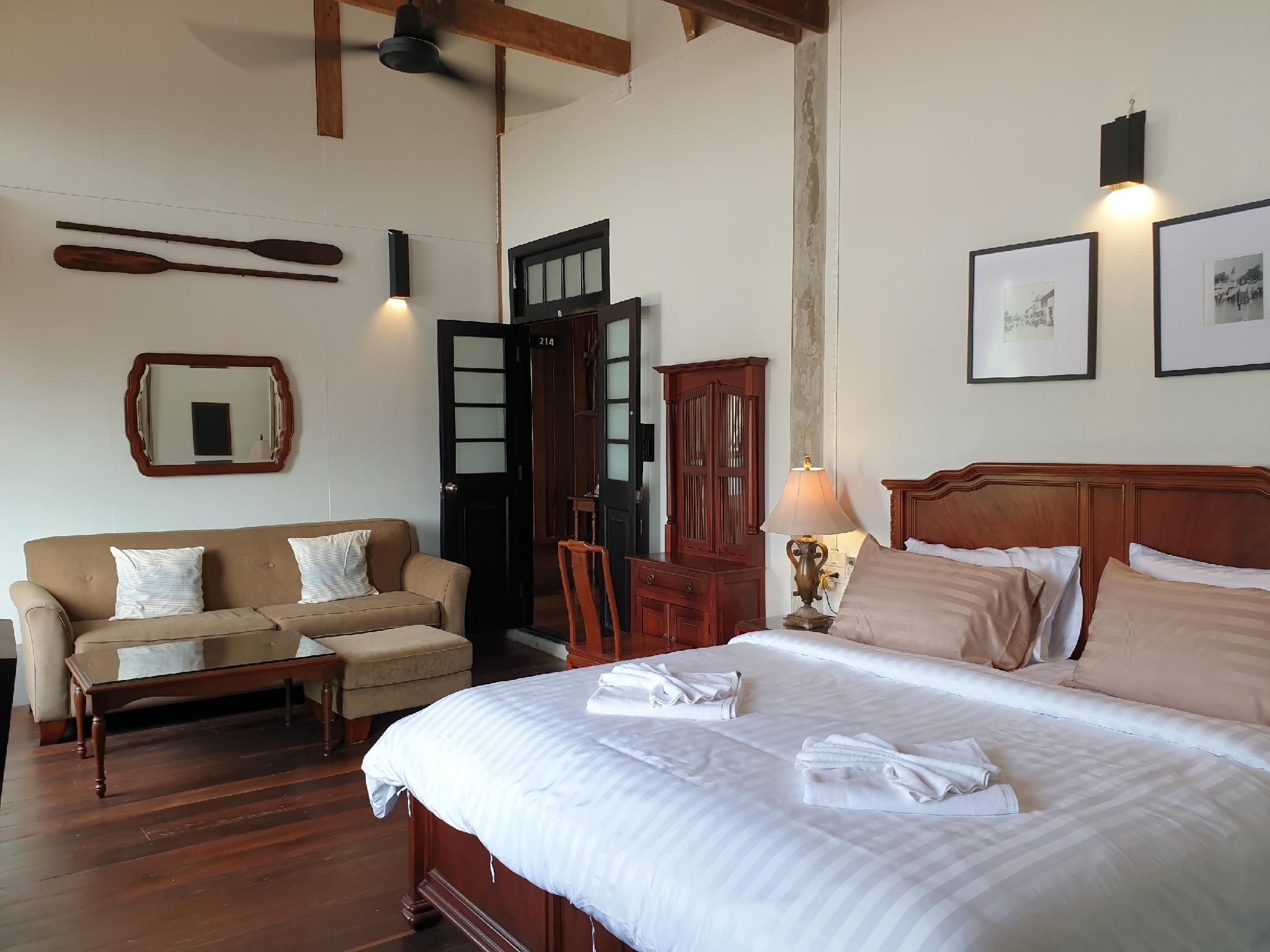 Deluxe Suite