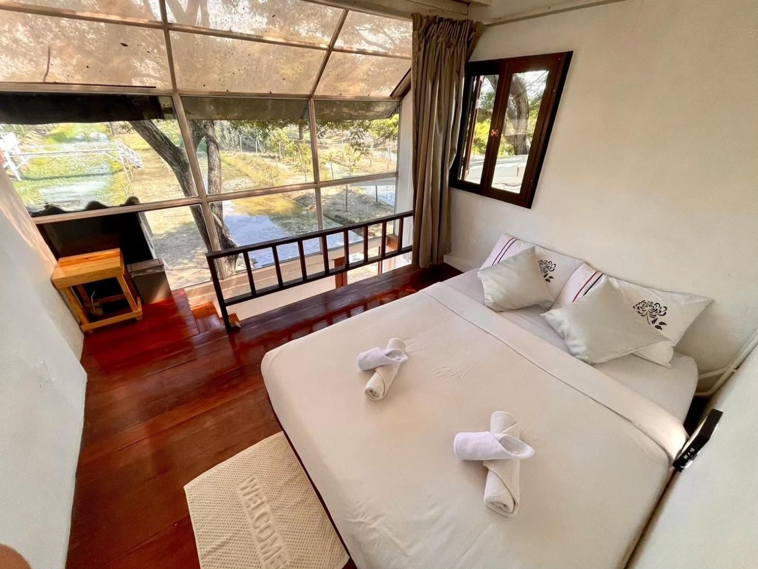 Queen Room with Garden View